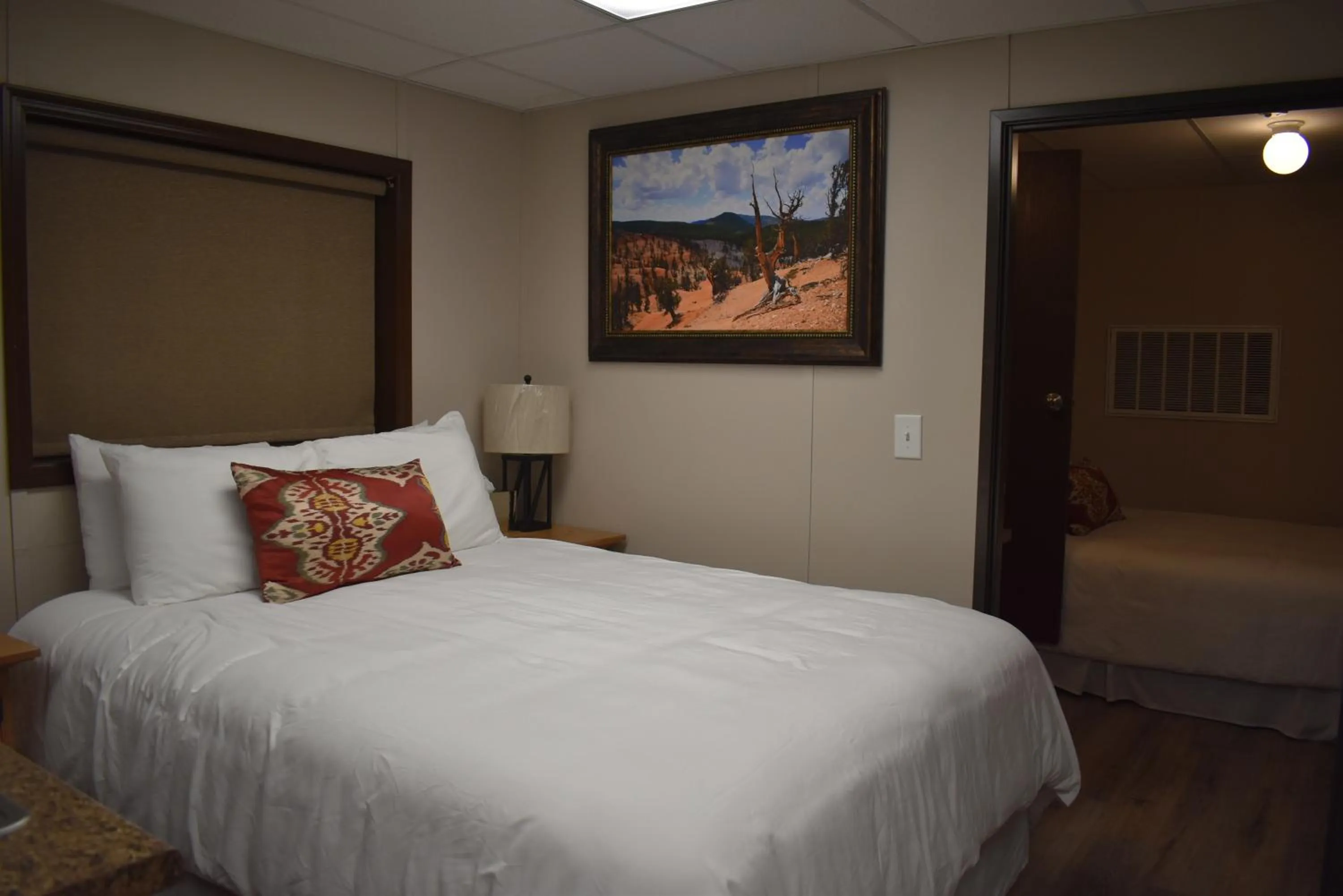 Bed in Iron Springs Luxury Lodge & Spa