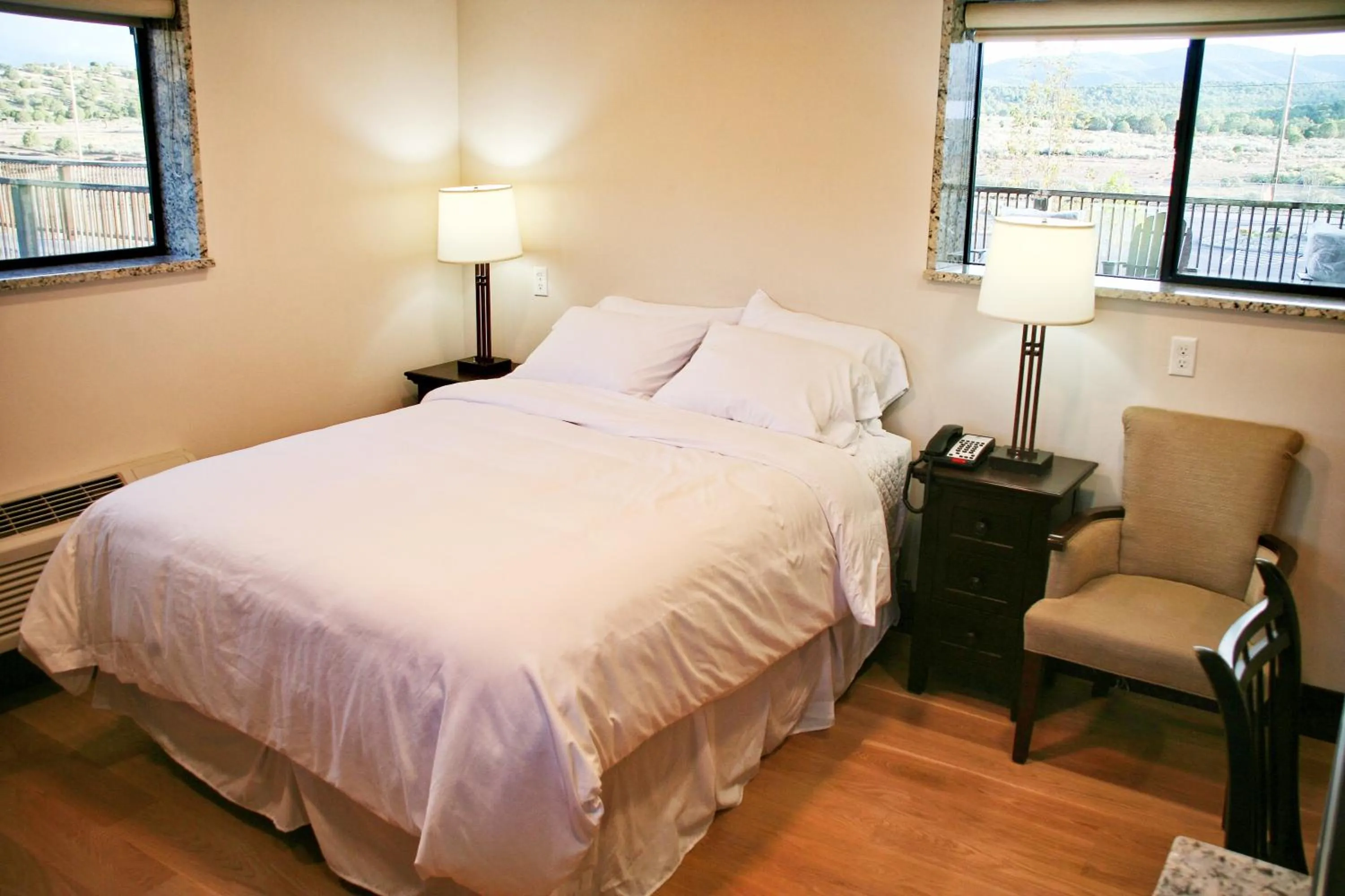 Bed in Iron Springs Luxury Lodge & Spa