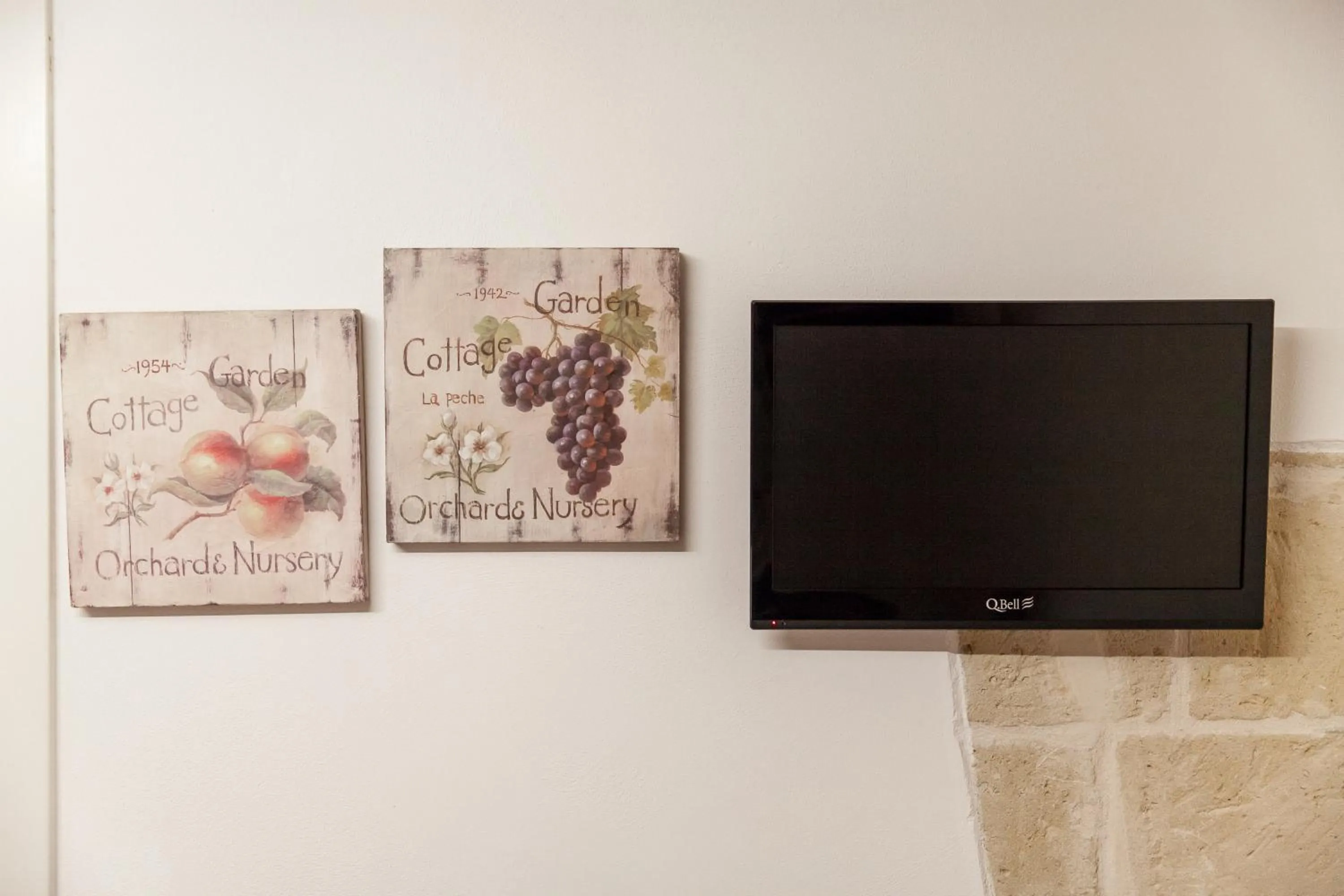 TV and multimedia in Le Caravelle Bed and Breakfast