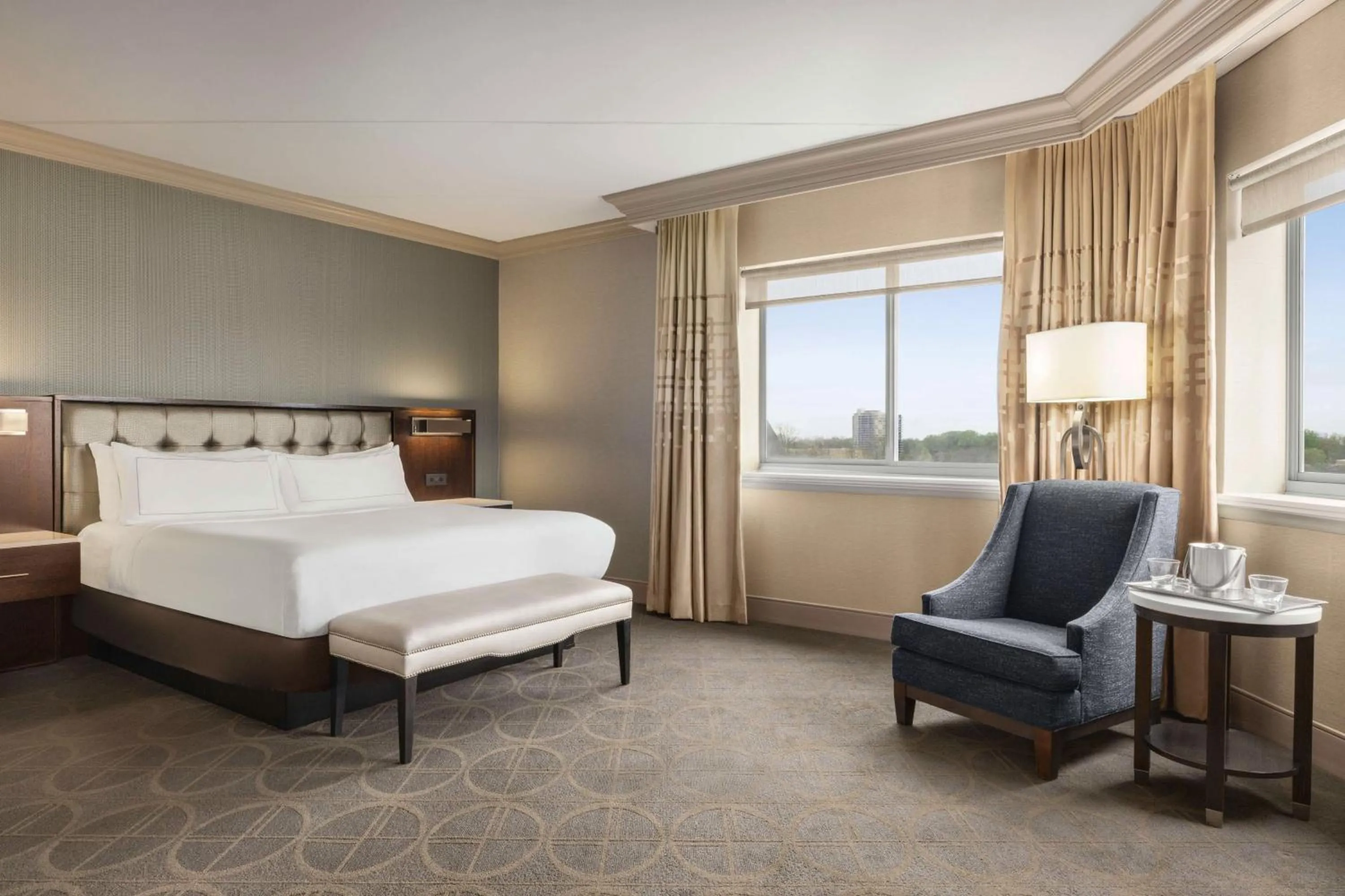 Bed in Hilton Philadelphia City Avenue