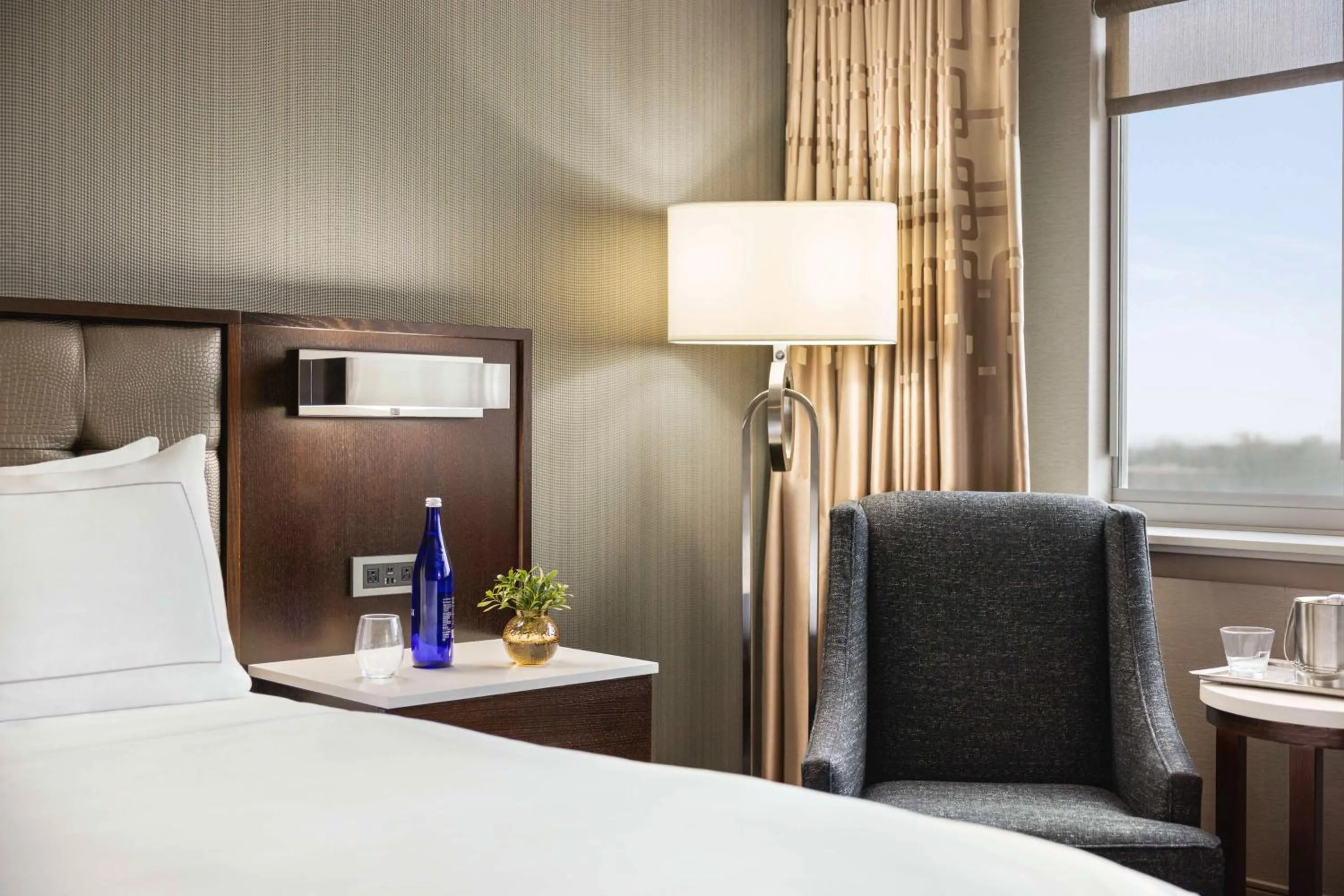 Bed in Hilton Philadelphia City Avenue