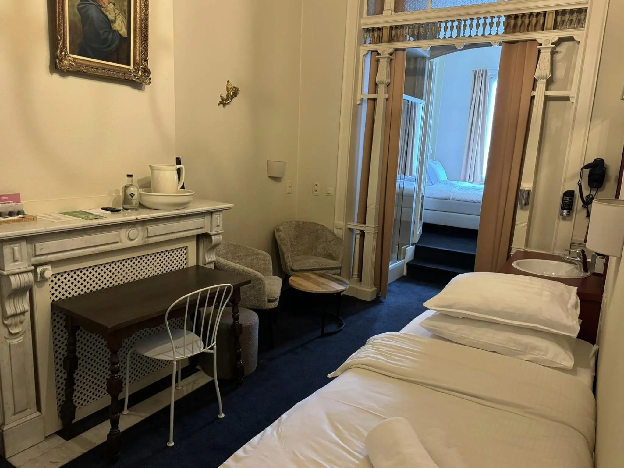 Seating area, Bed in Hotel Rubenshof