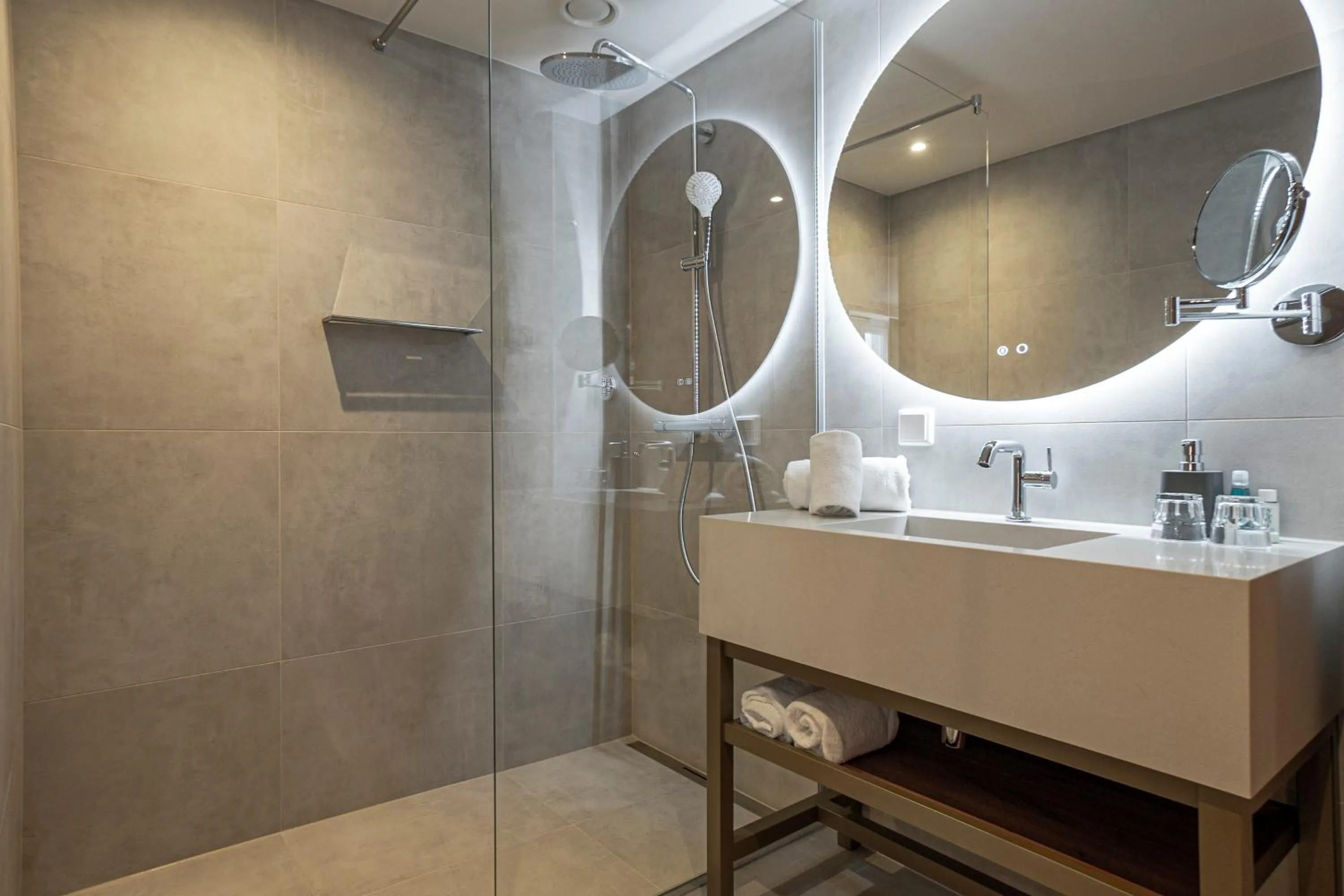Shower in Safestay Vienna Margaretenviertel