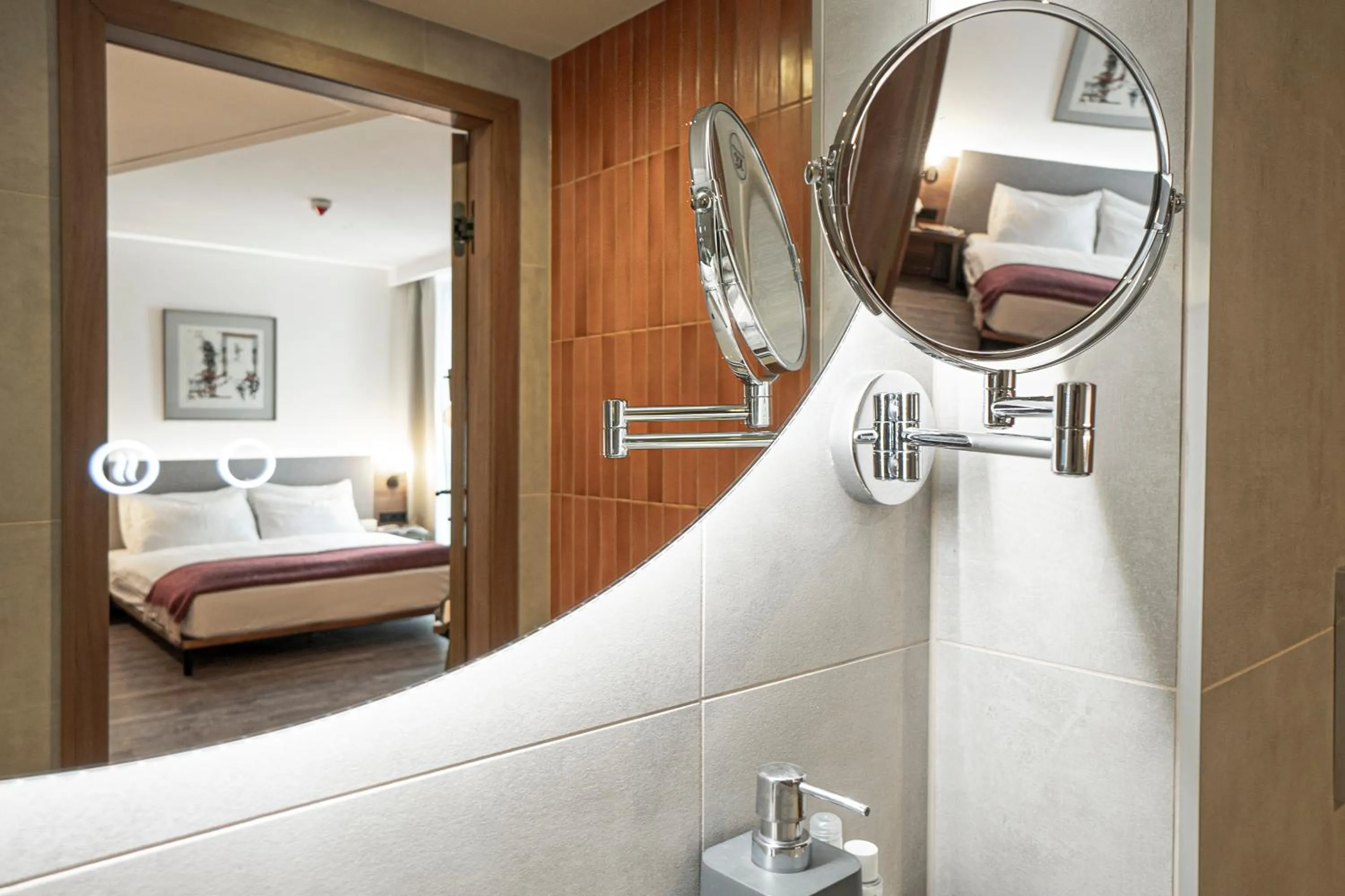 Bathroom, Bed in Safestay Vienna Margaretenviertel