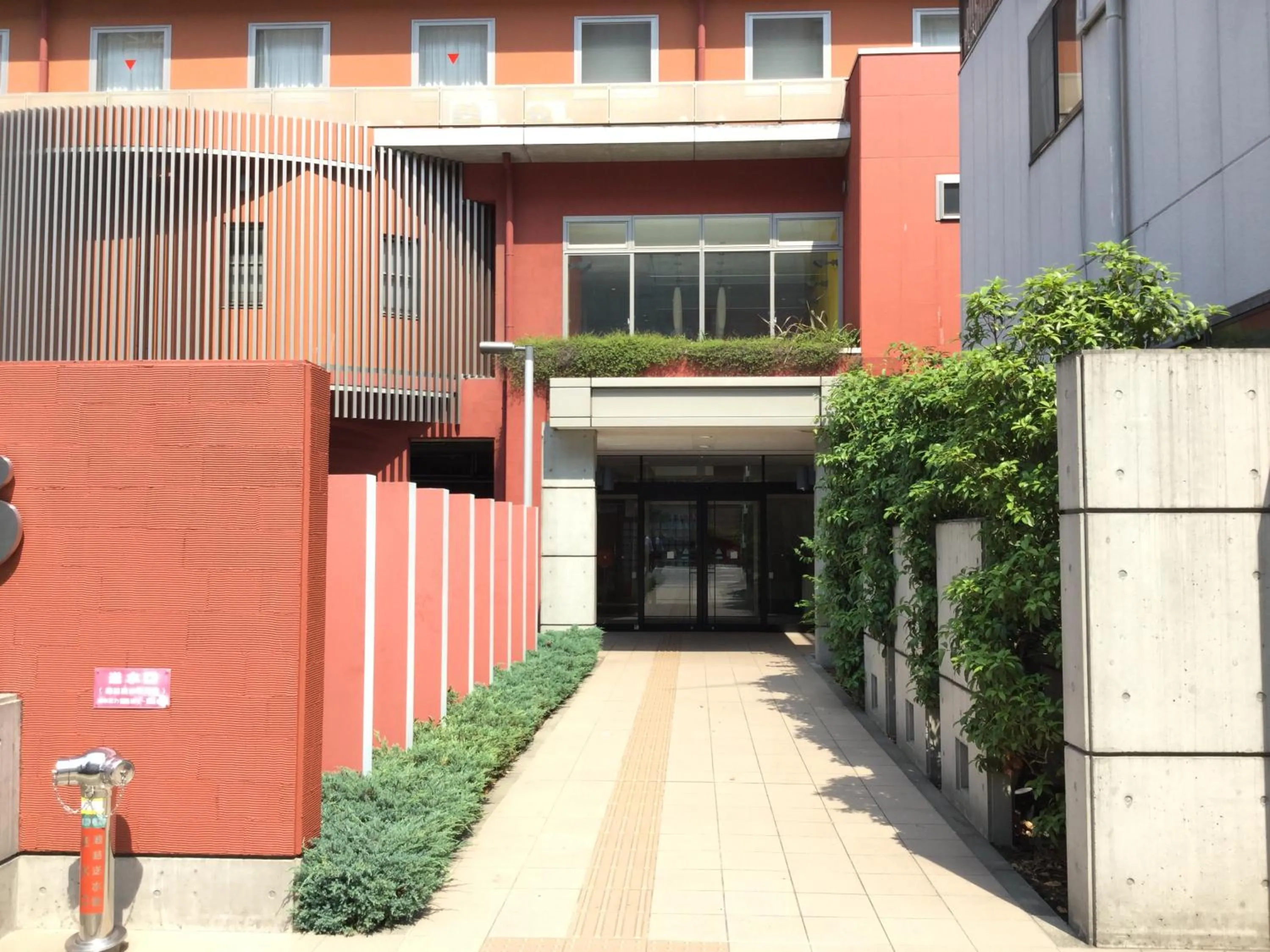 Facade/entrance in Hotel 1-2-3 Takasaki