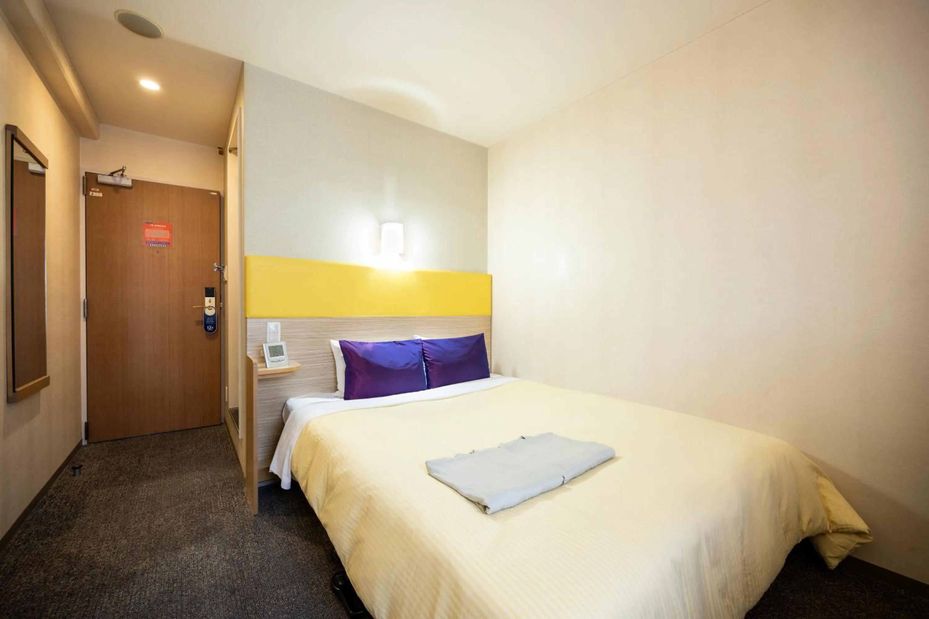 Photo of the whole room, Bed in Hotel 1-2-3 Takasaki