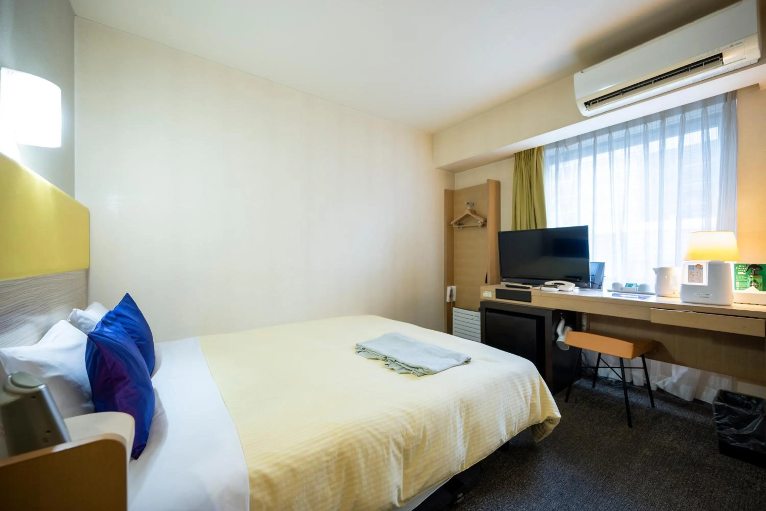 Photo of the whole room, Bed in Hotel 1-2-3 Takasaki