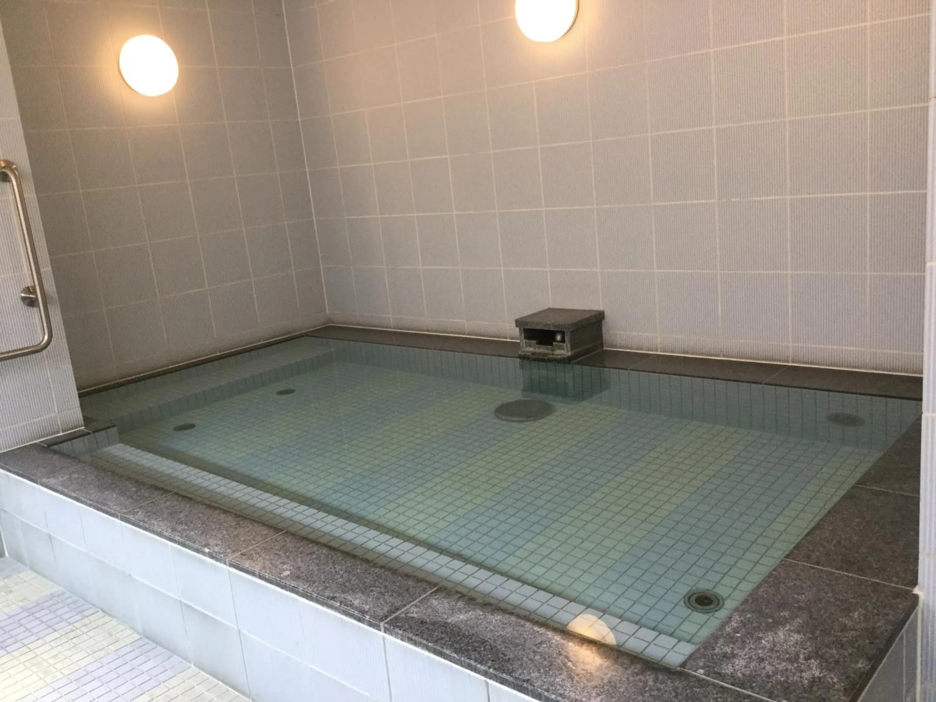 Hot Tub in Hotel 1-2-3 Takasaki