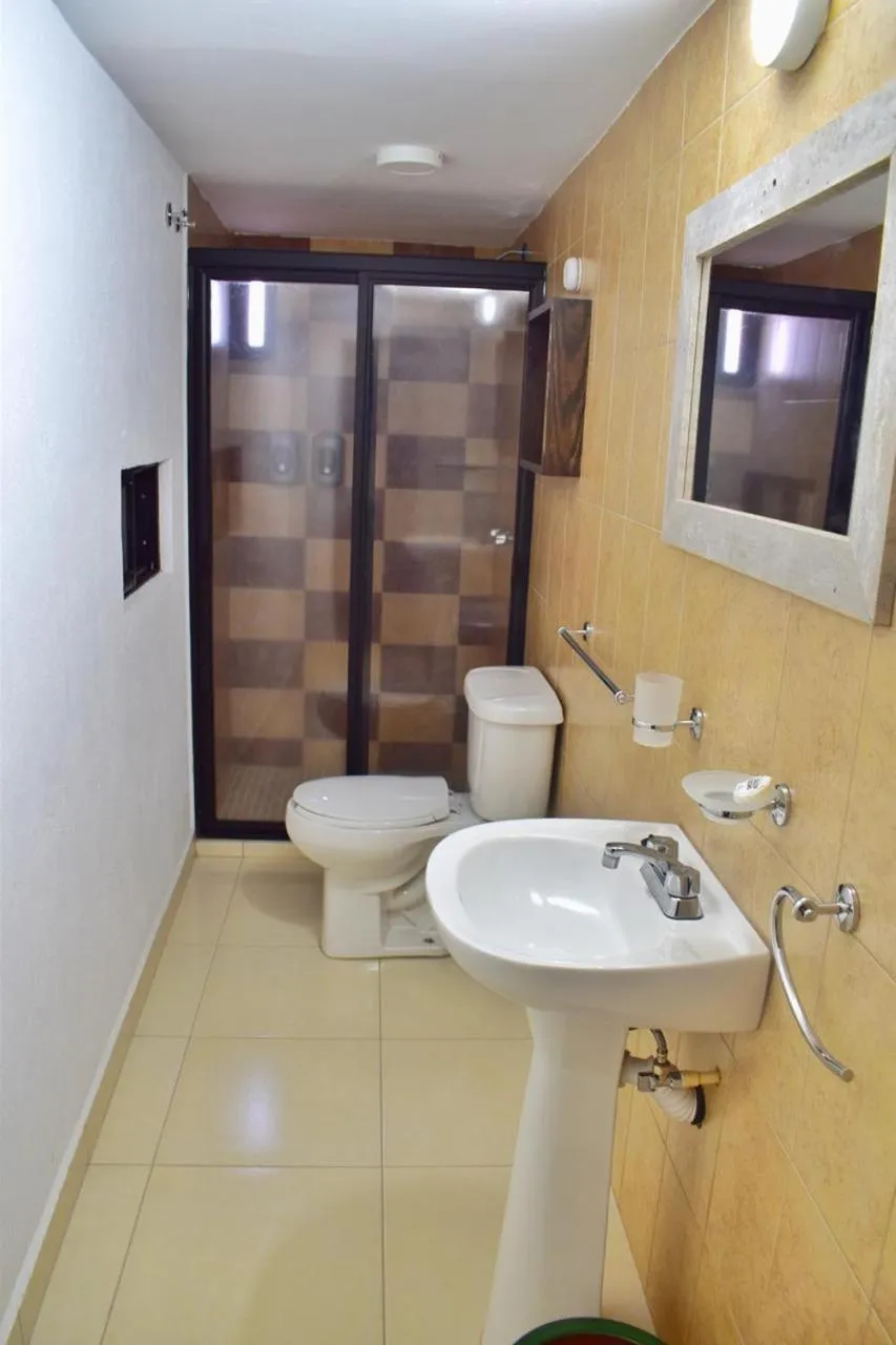 Bathroom in Hotel Corazón Mexicano