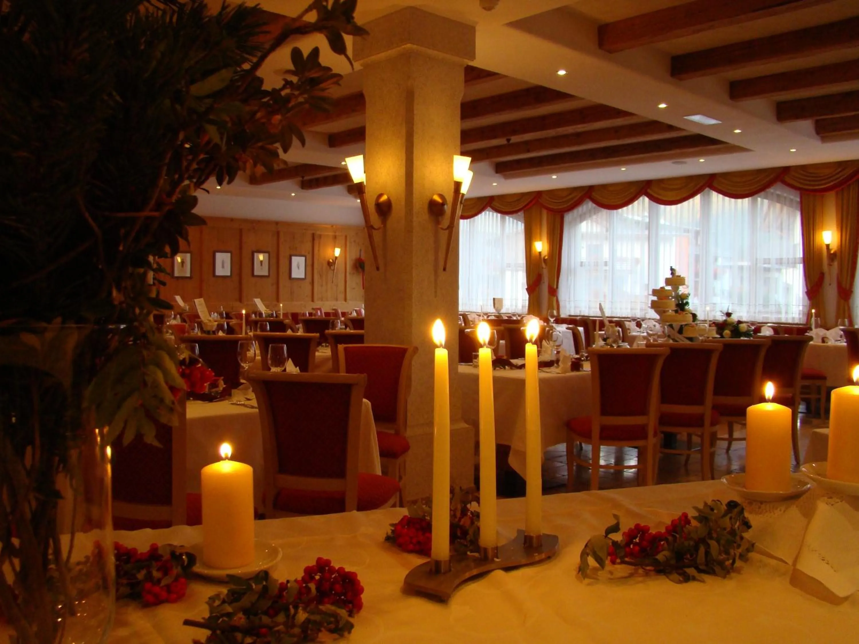 Restaurant/places to eat in Hotel Der Tharerwirt