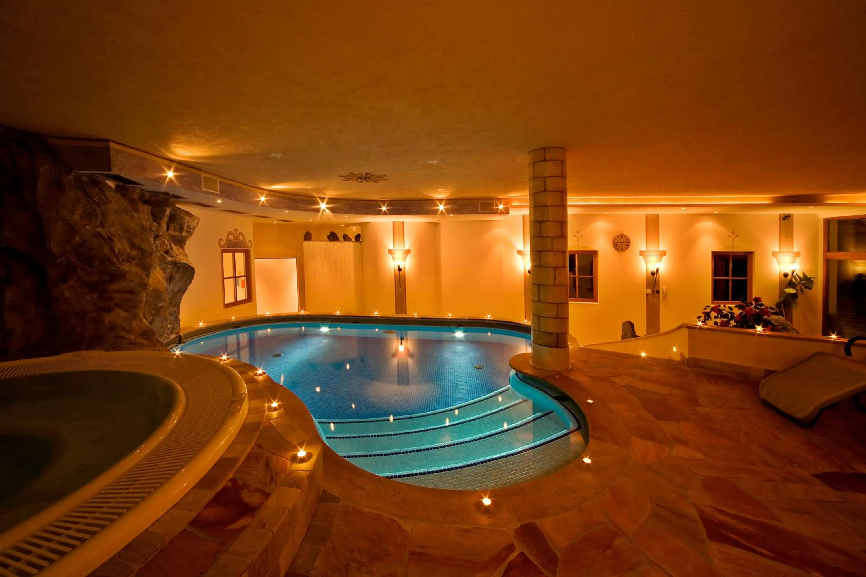 Swimming pool in Hotel Der Tharerwirt