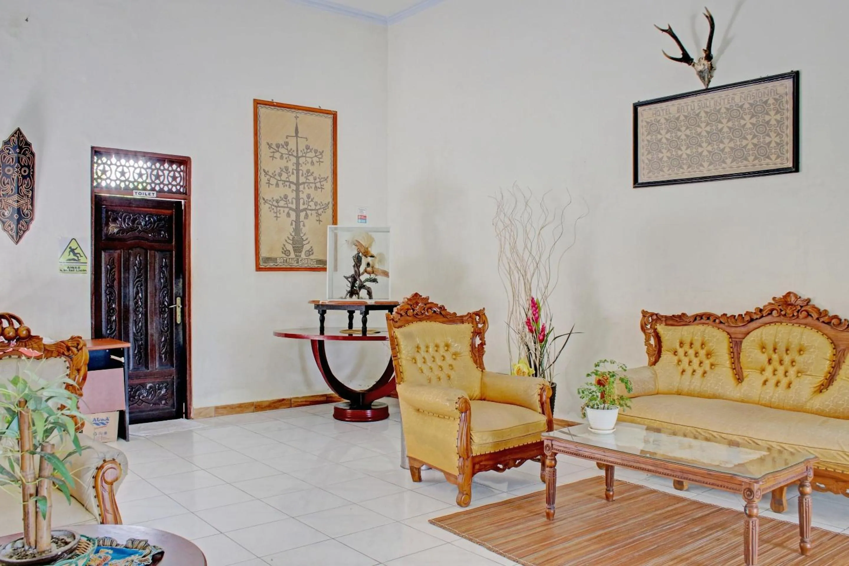 Lobby or reception in Capital O 90417 Hotel Batu Suli Internasional