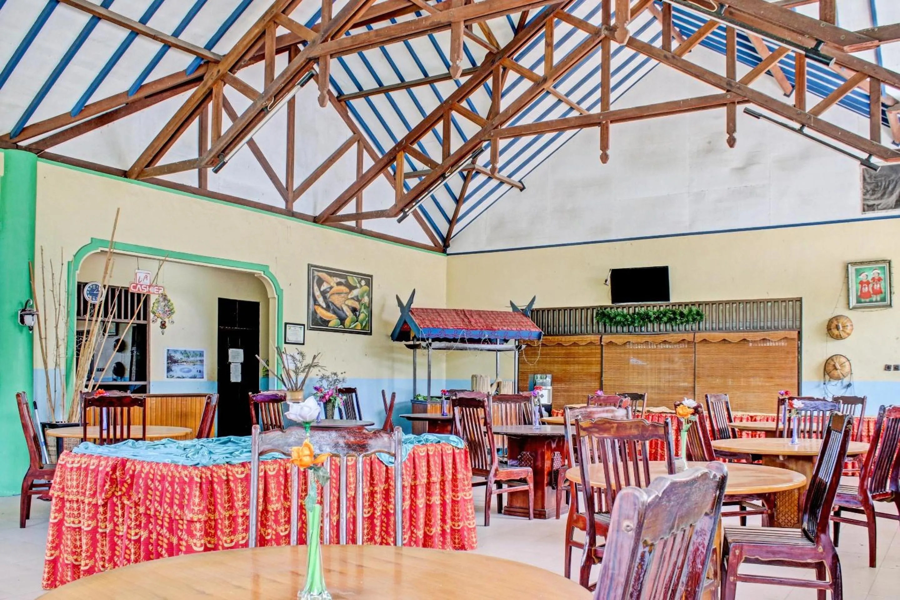 Lobby or reception in Capital O 90417 Hotel Batu Suli Internasional