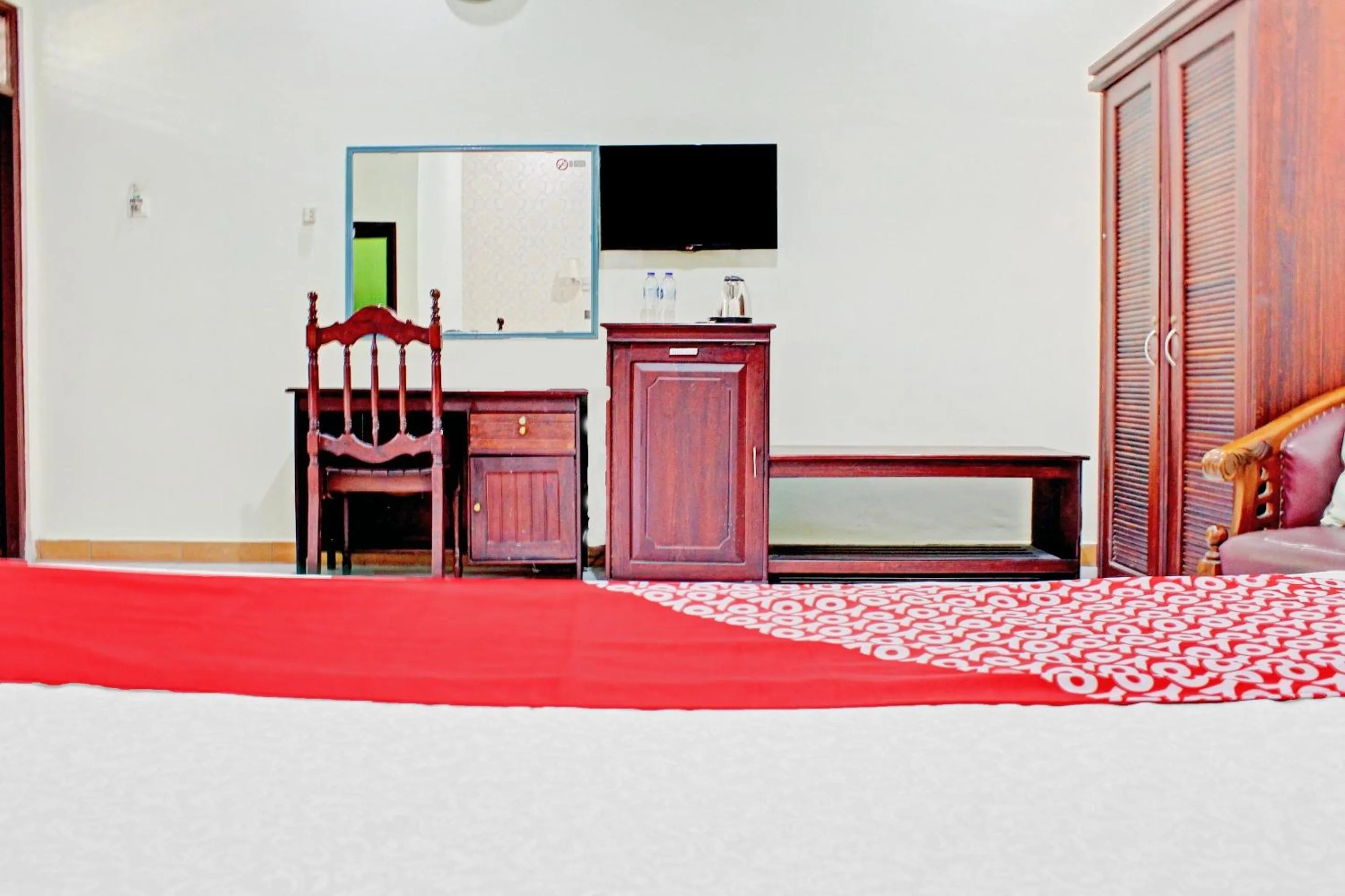 Bedroom in Capital O 90417 Hotel Batu Suli Internasional