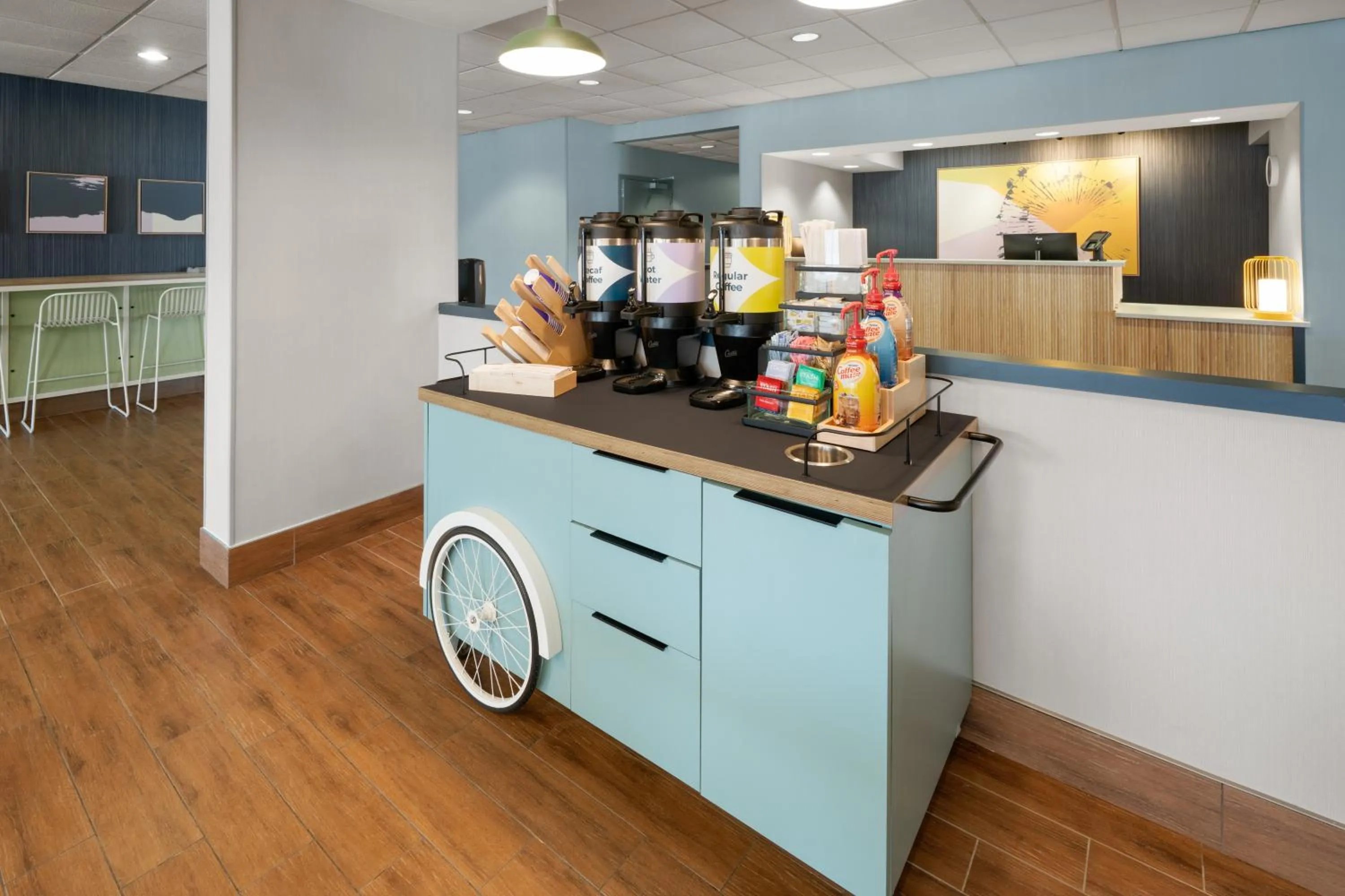 Coffee/tea facilities in Spark by Hilton Decatur
