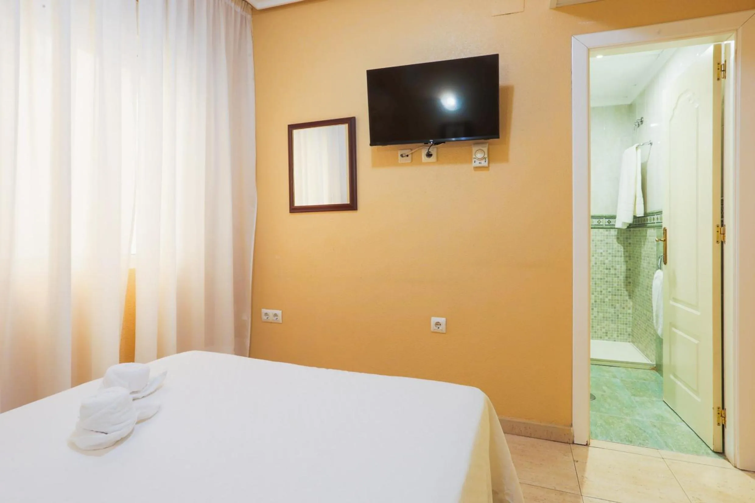 Superior Single Room in Hotel Tuto