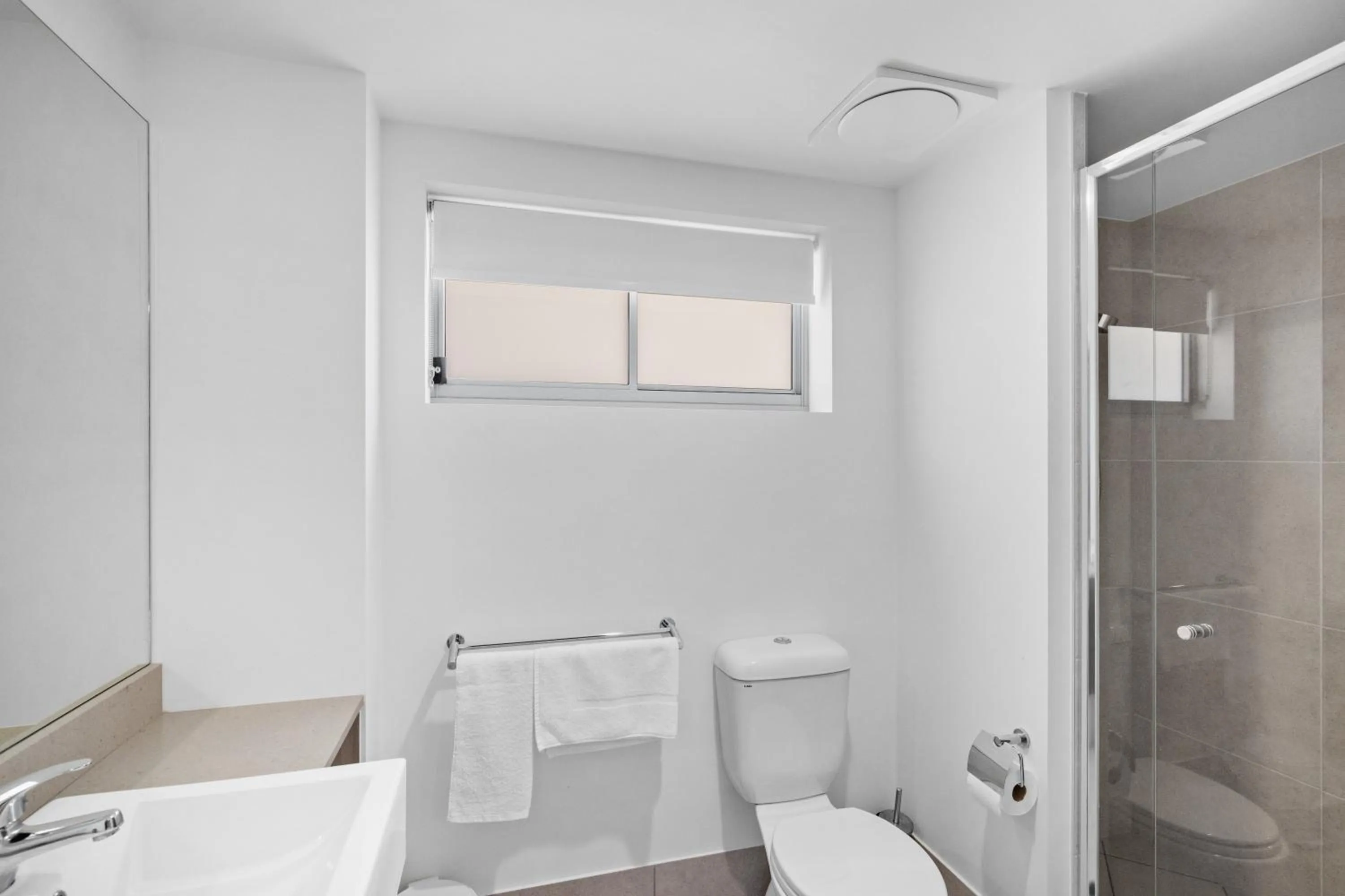 Shower in North Shore Oceanside Kawana