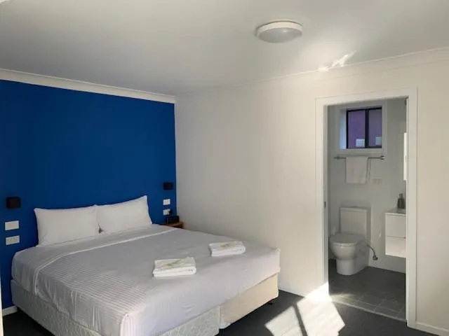 Bed in Huskisson Beach Escape