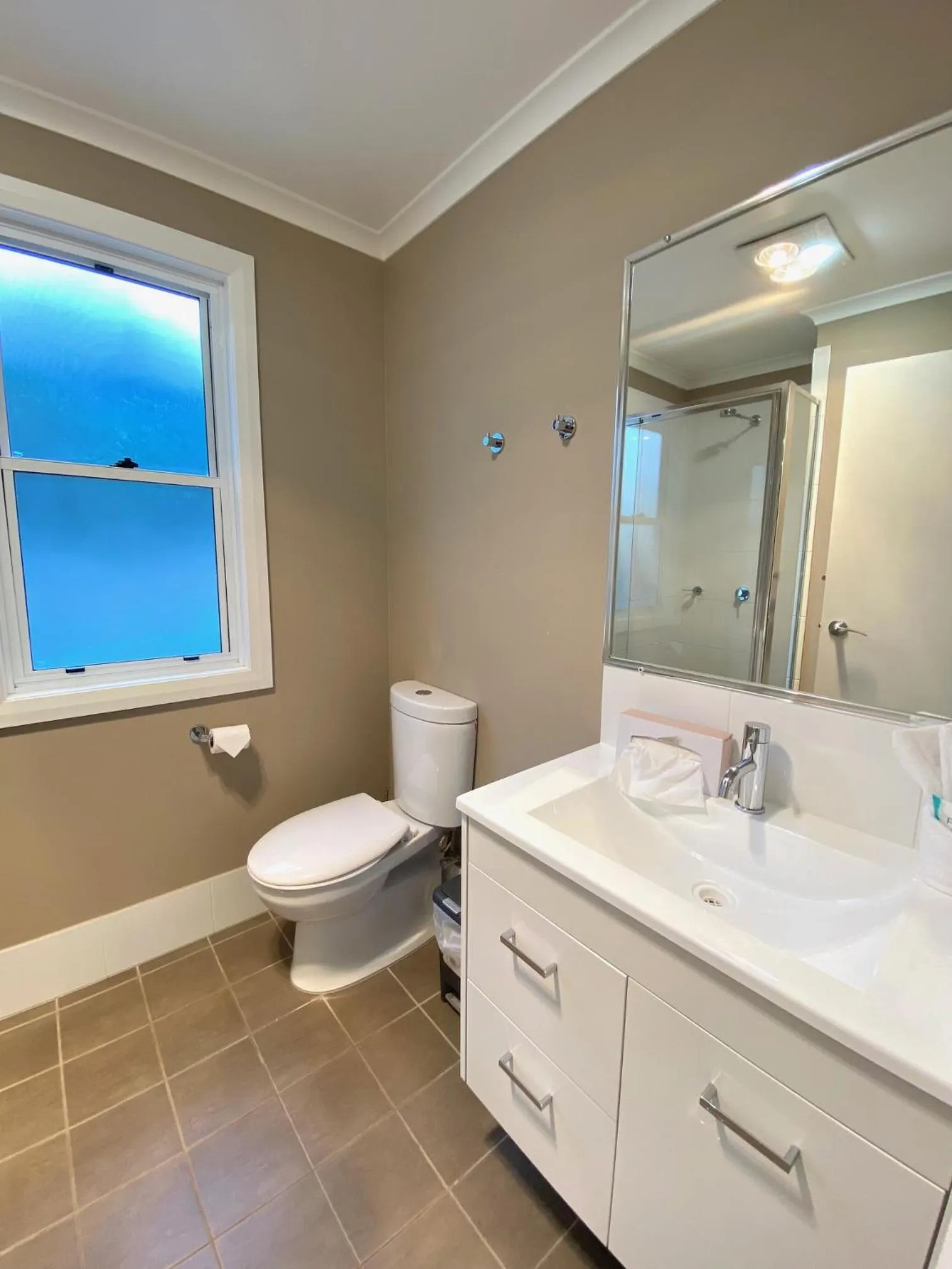 Toilet in Huskisson Beach Escape