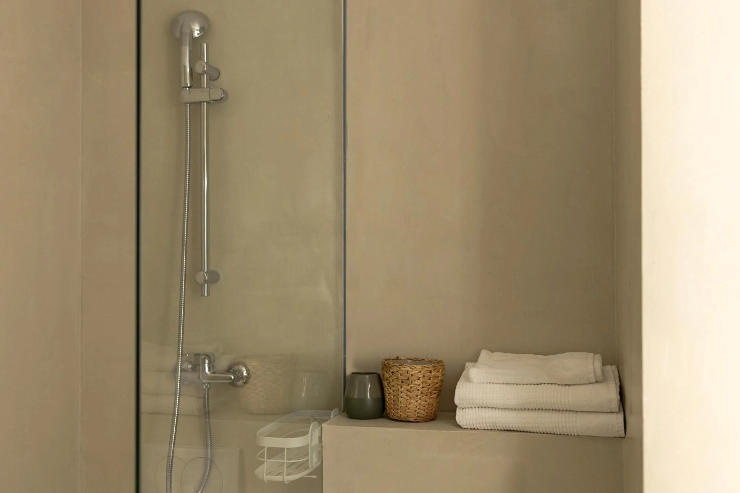 Shower in Hôtel Alliance - Proche Paris