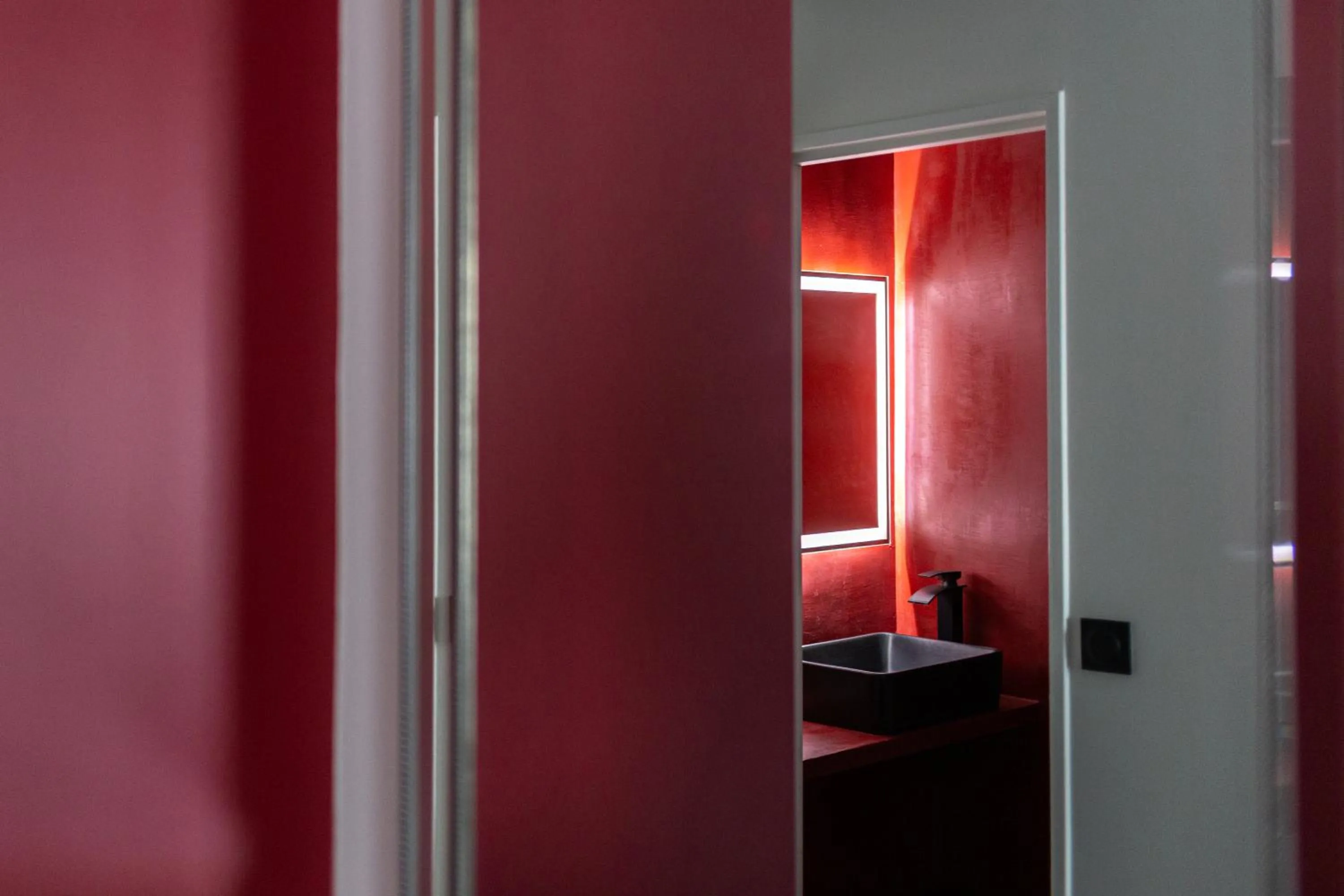 Bathroom in Hôtel Alliance - Proche Paris