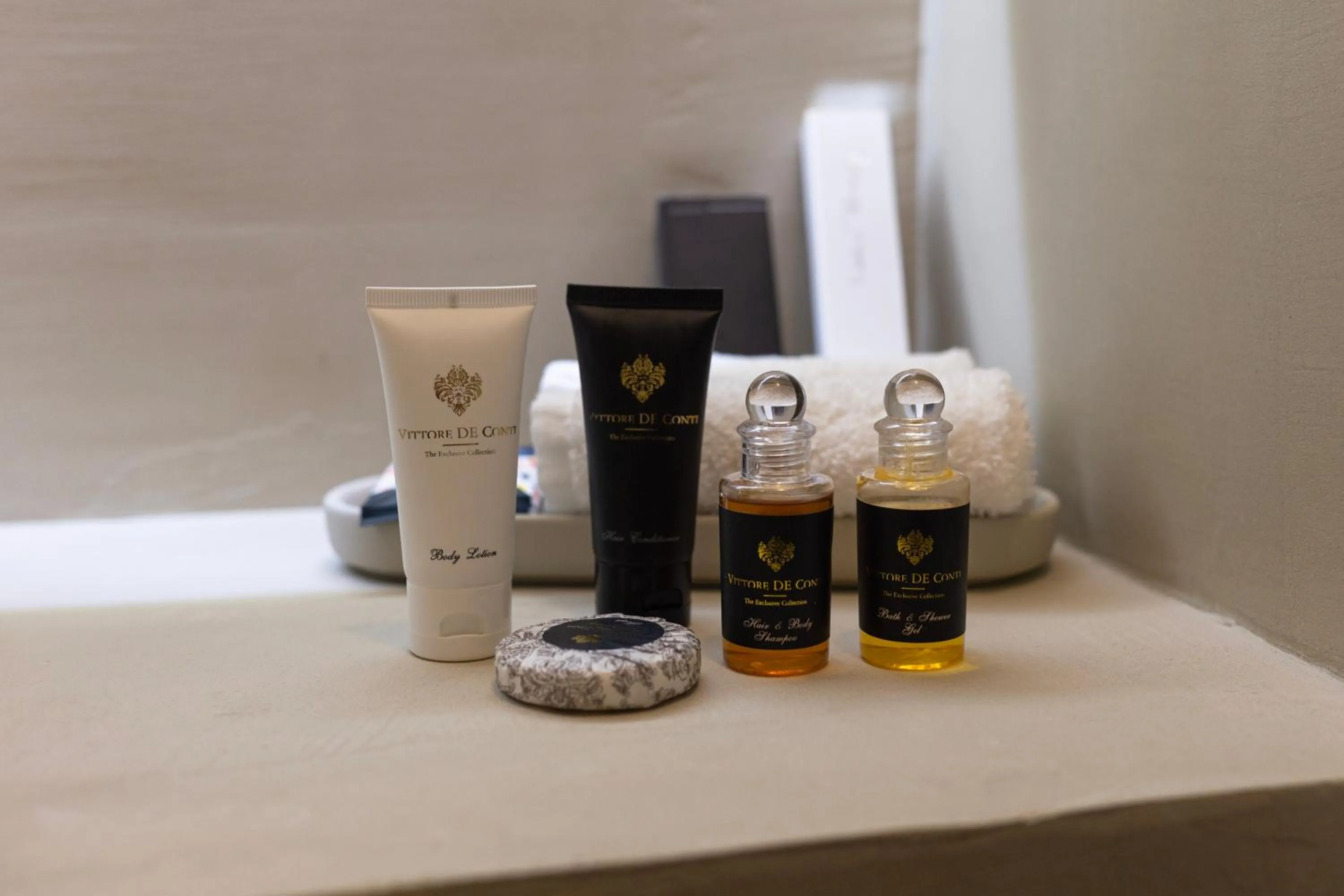 Bathroom in Hôtel Alliance - Proche Paris