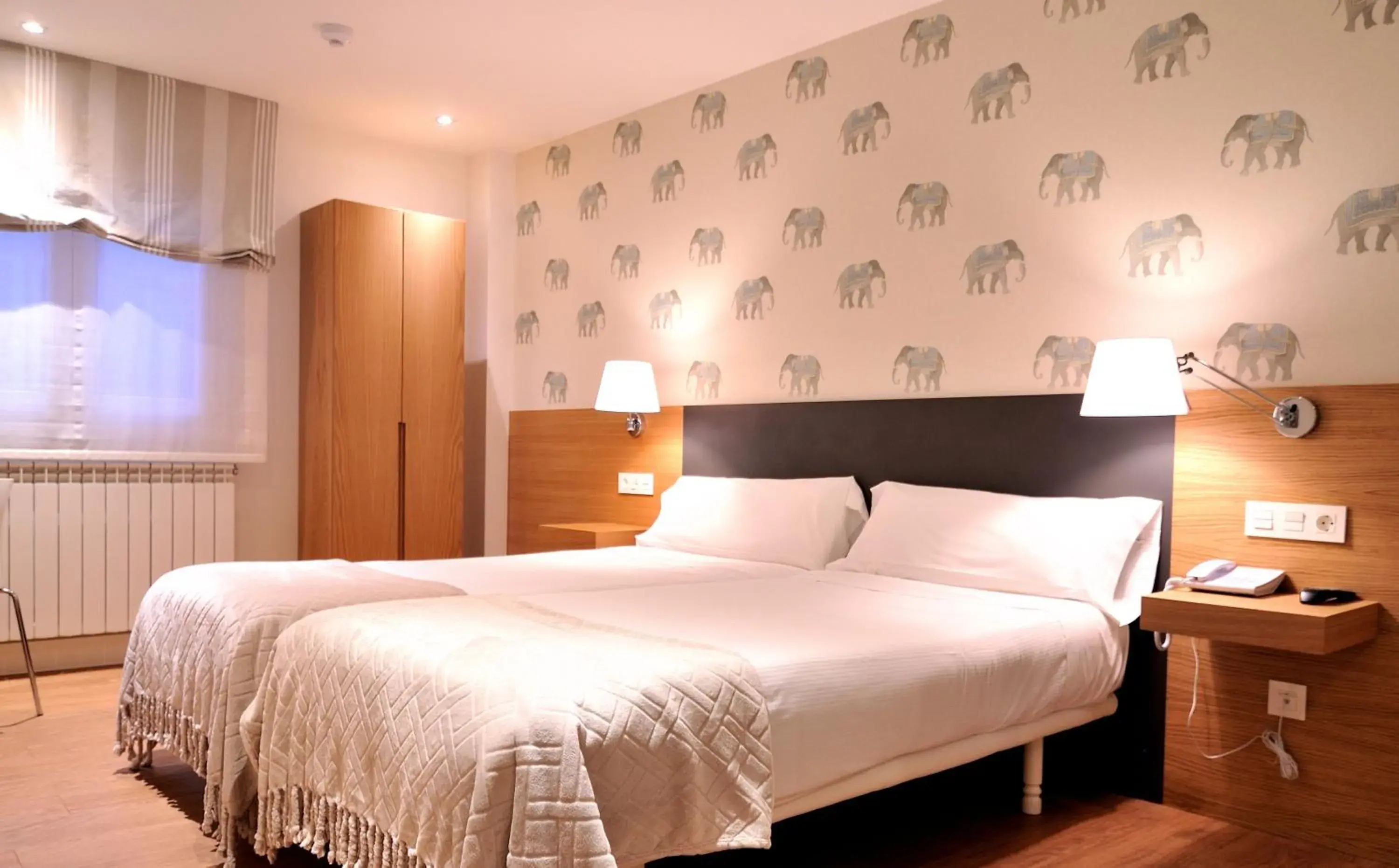 Interior Double or Twin Room in Deniké Grupo Atalaia Interior Double or Twin Room in Deniké Grupo Atalaia