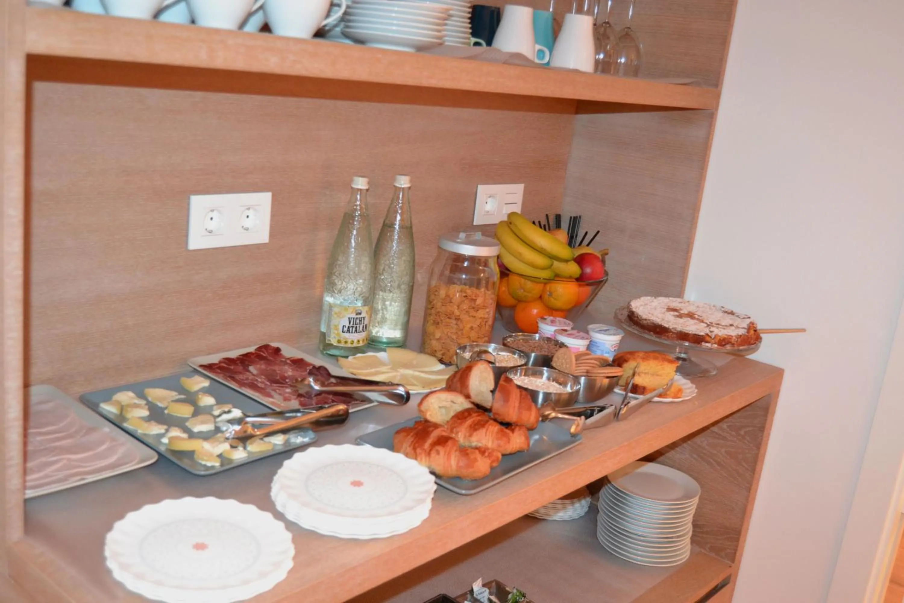 Buffet breakfast in Deniké Grupo Atalaia