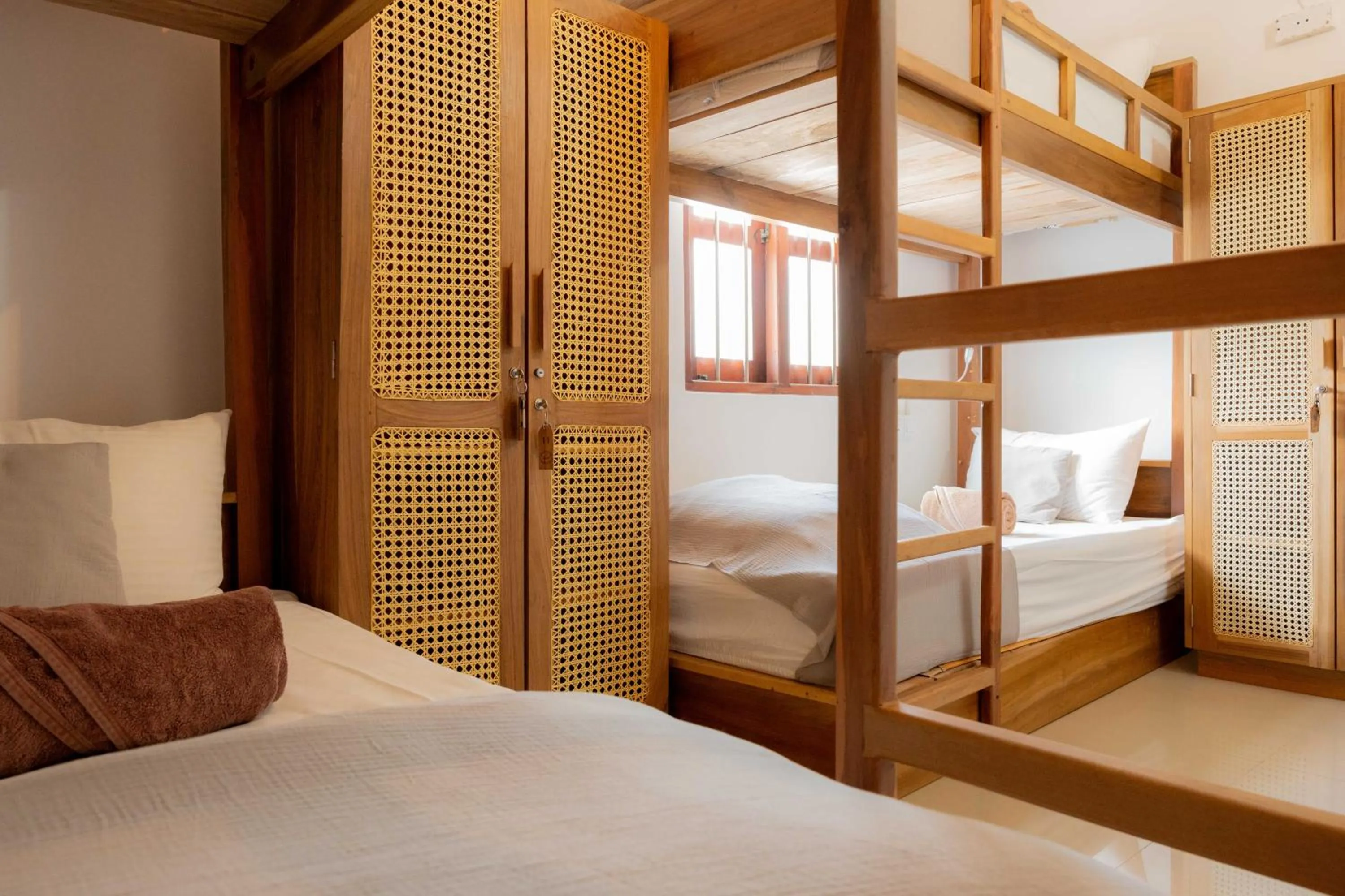 Bedroom, Bed in Lucky's Surf Camp