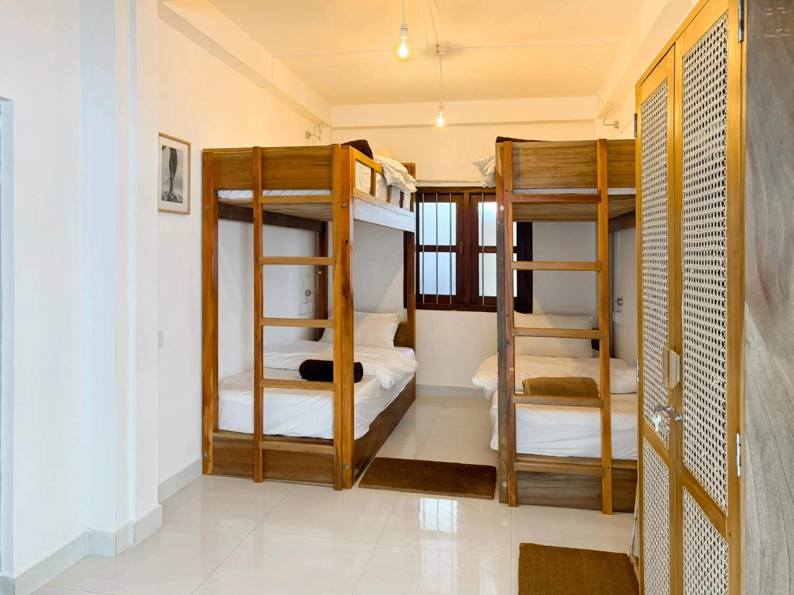 Bedroom, Bed in Lucky's Surf Camp