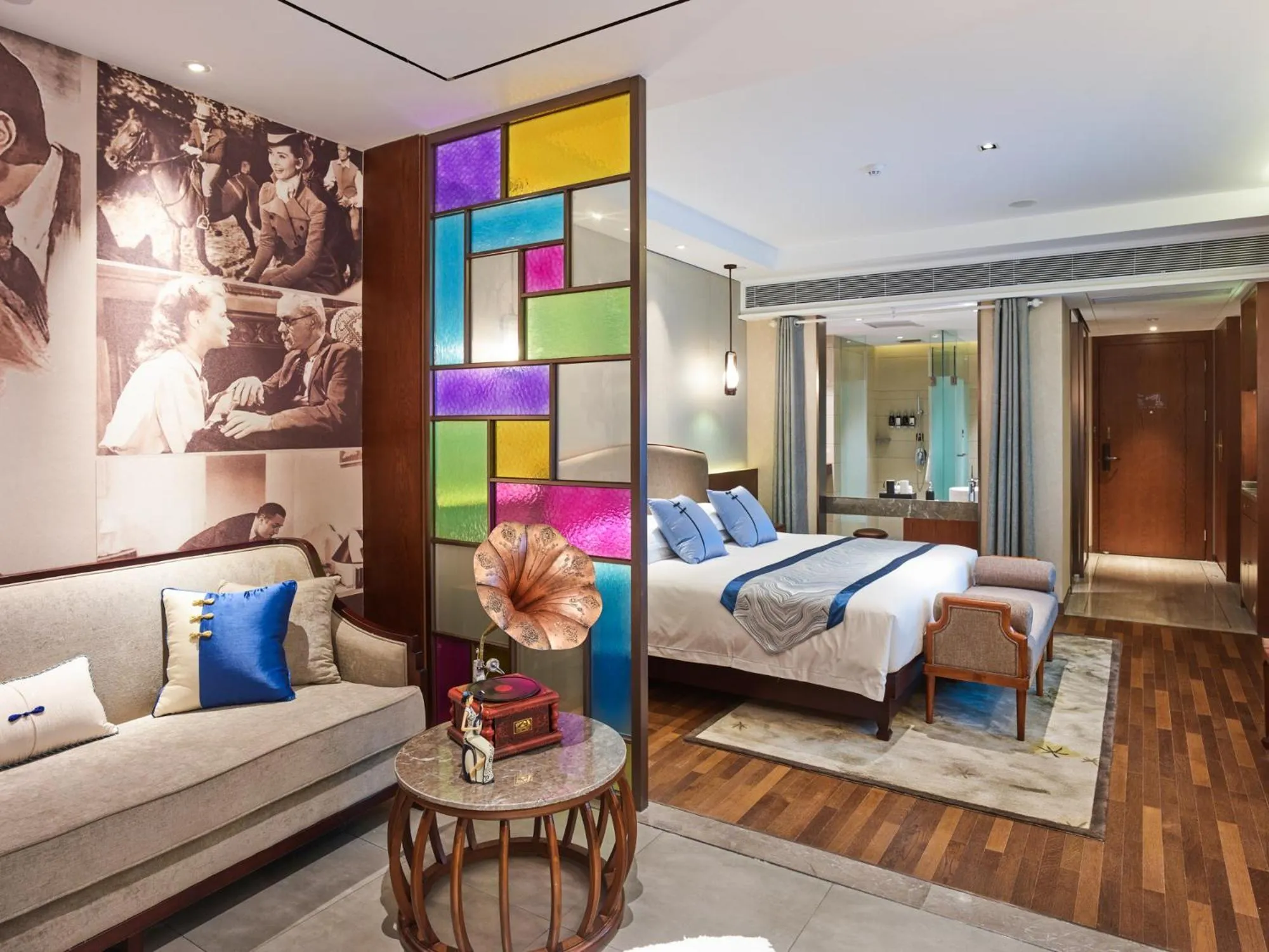 Photo of the whole room, Bed in SSAW Boutique Hotel Nanjing Grand Theatre