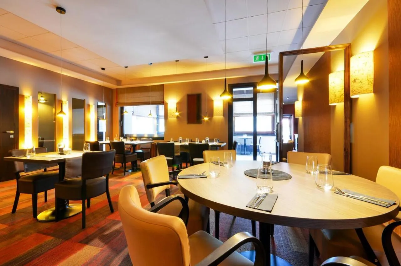 Restaurant/places to eat in Hotel Filipinum