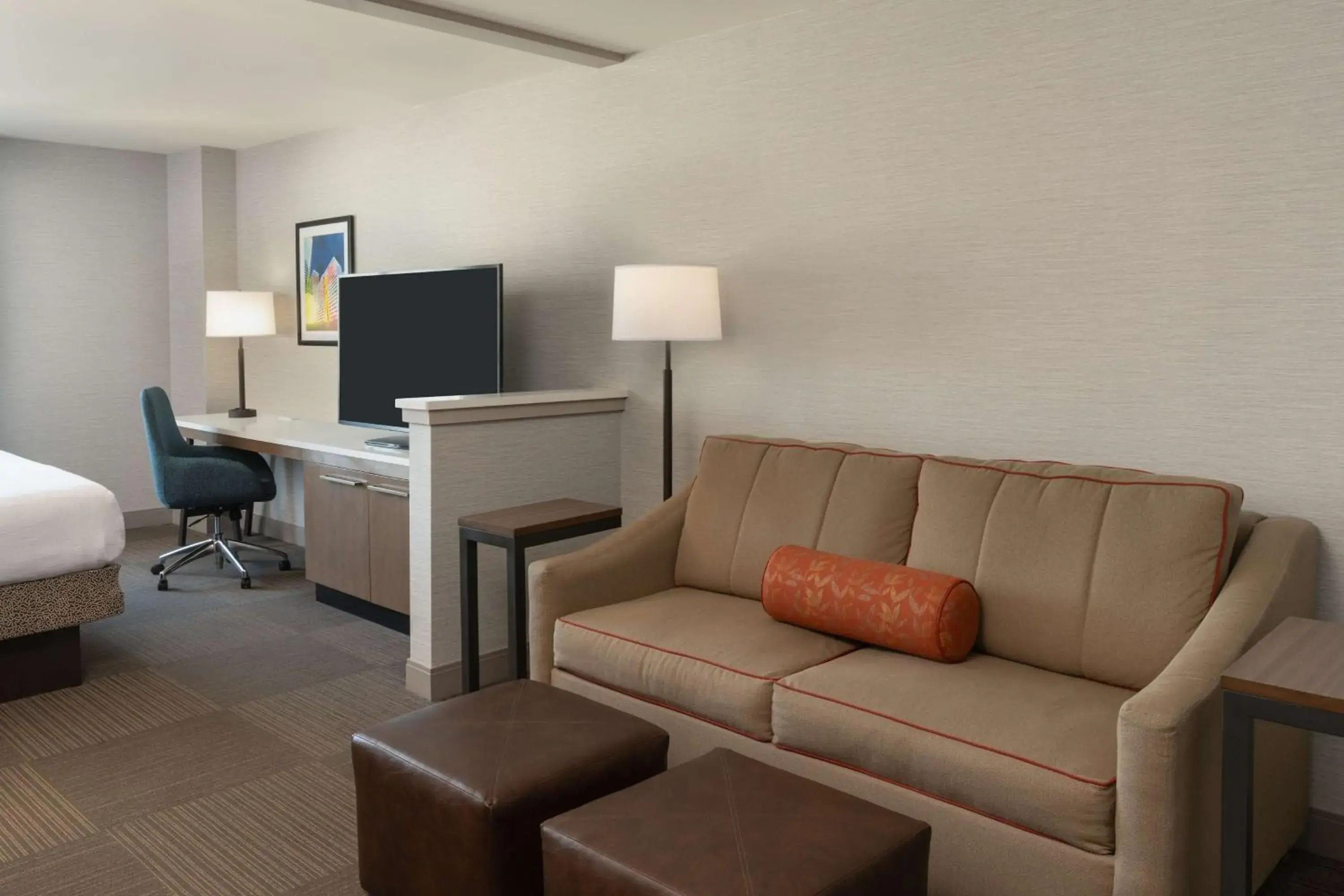 Junior King Suite with Seating Area in Hilton Garden Inn Philadelphia Center City Junior King Suite with Seating Area in Hilton Garden Inn Philadelphia Center City