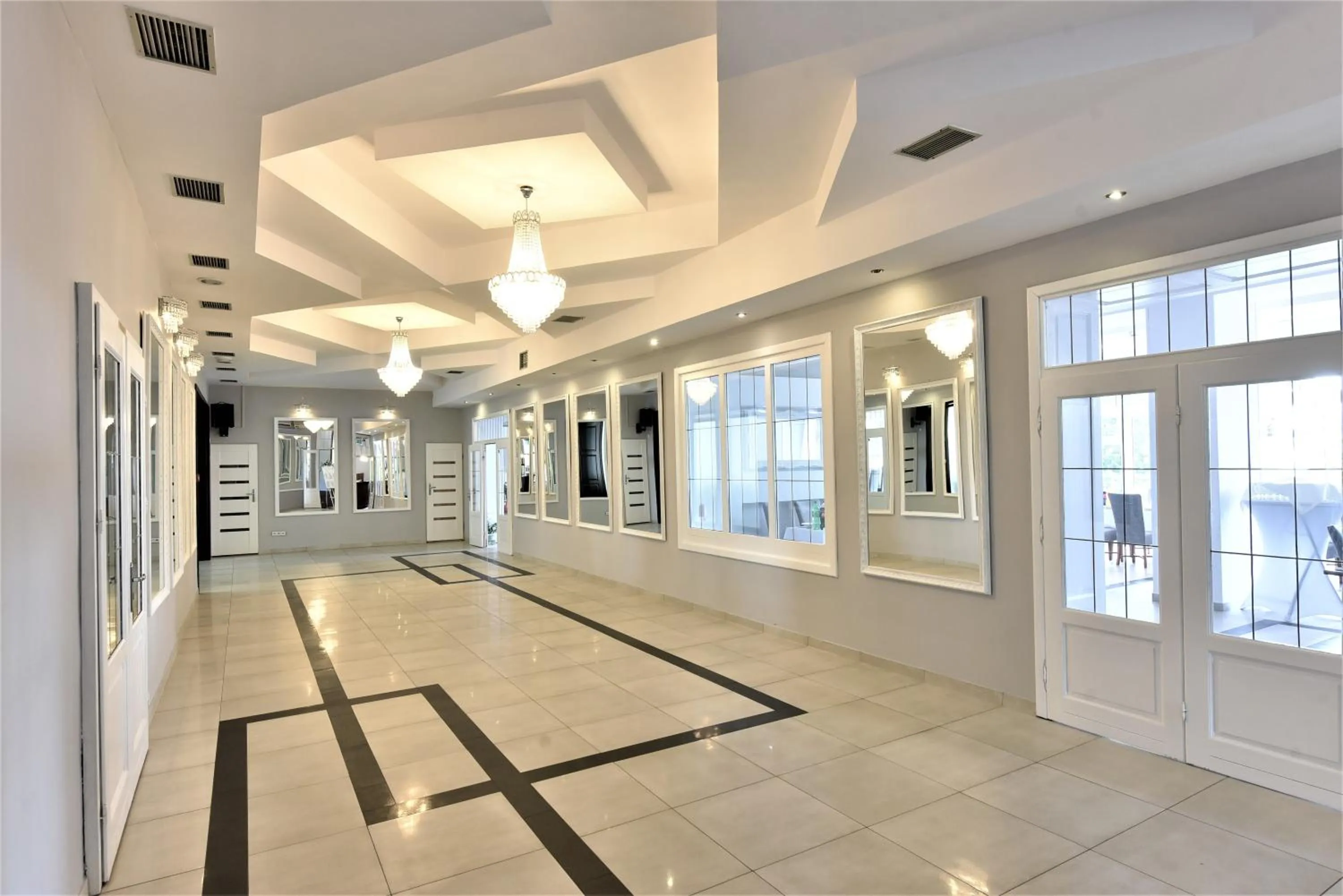 Lobby or reception in Hotel Srebrna Góra