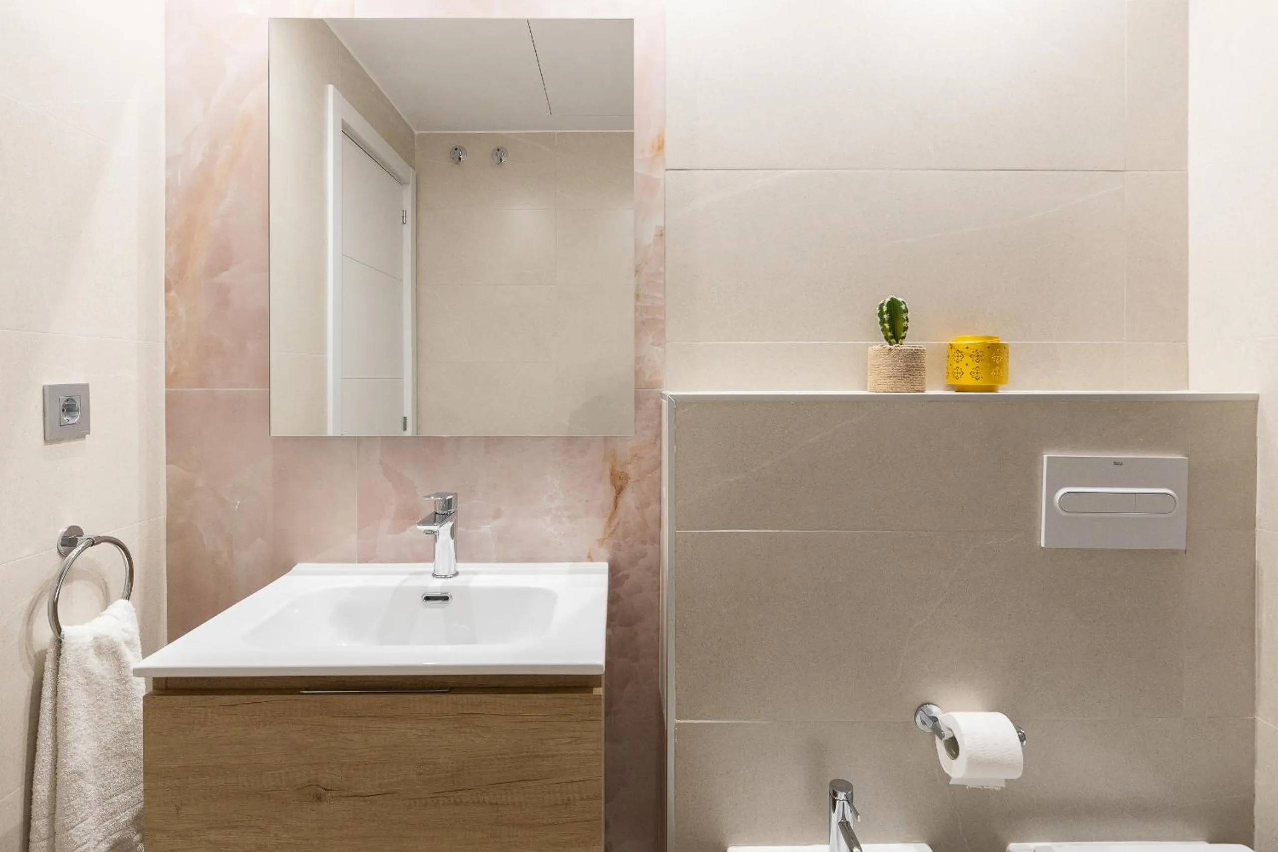 Bathroom in Cosmo Apartments Consell de Cent - Plaza Universitat