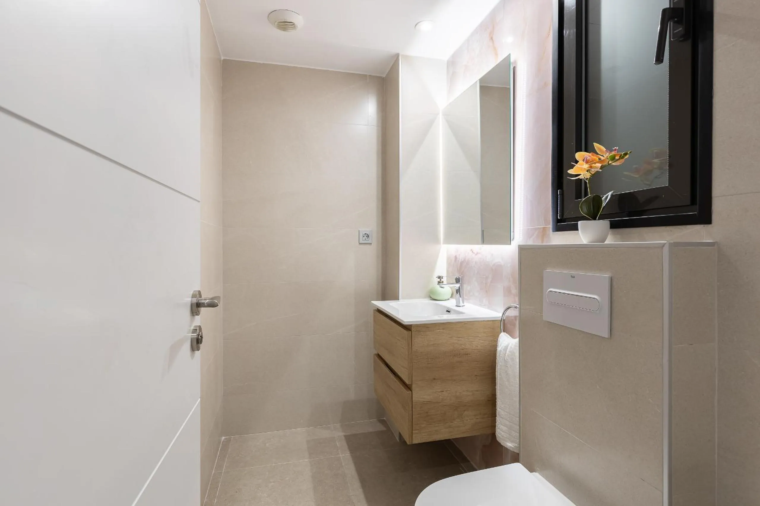 Bathroom in Cosmo Apartments Consell de Cent - Plaza Universitat