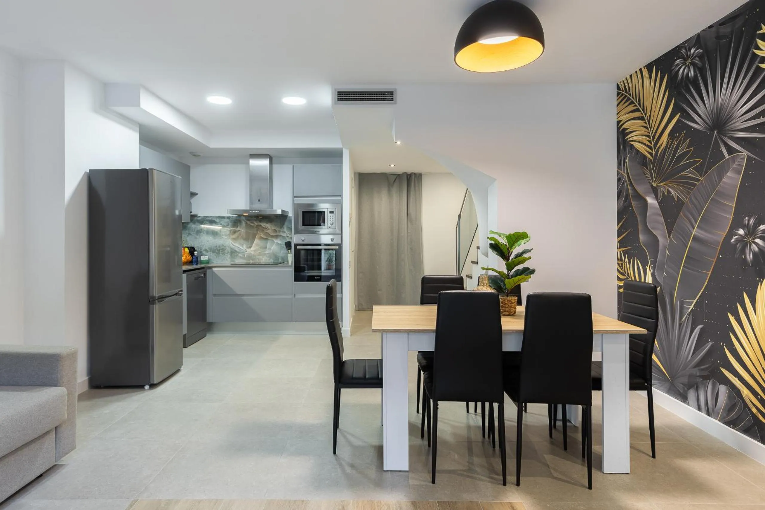 Kitchen or kitchenette in Cosmo Apartments Consell de Cent - Plaza Universitat