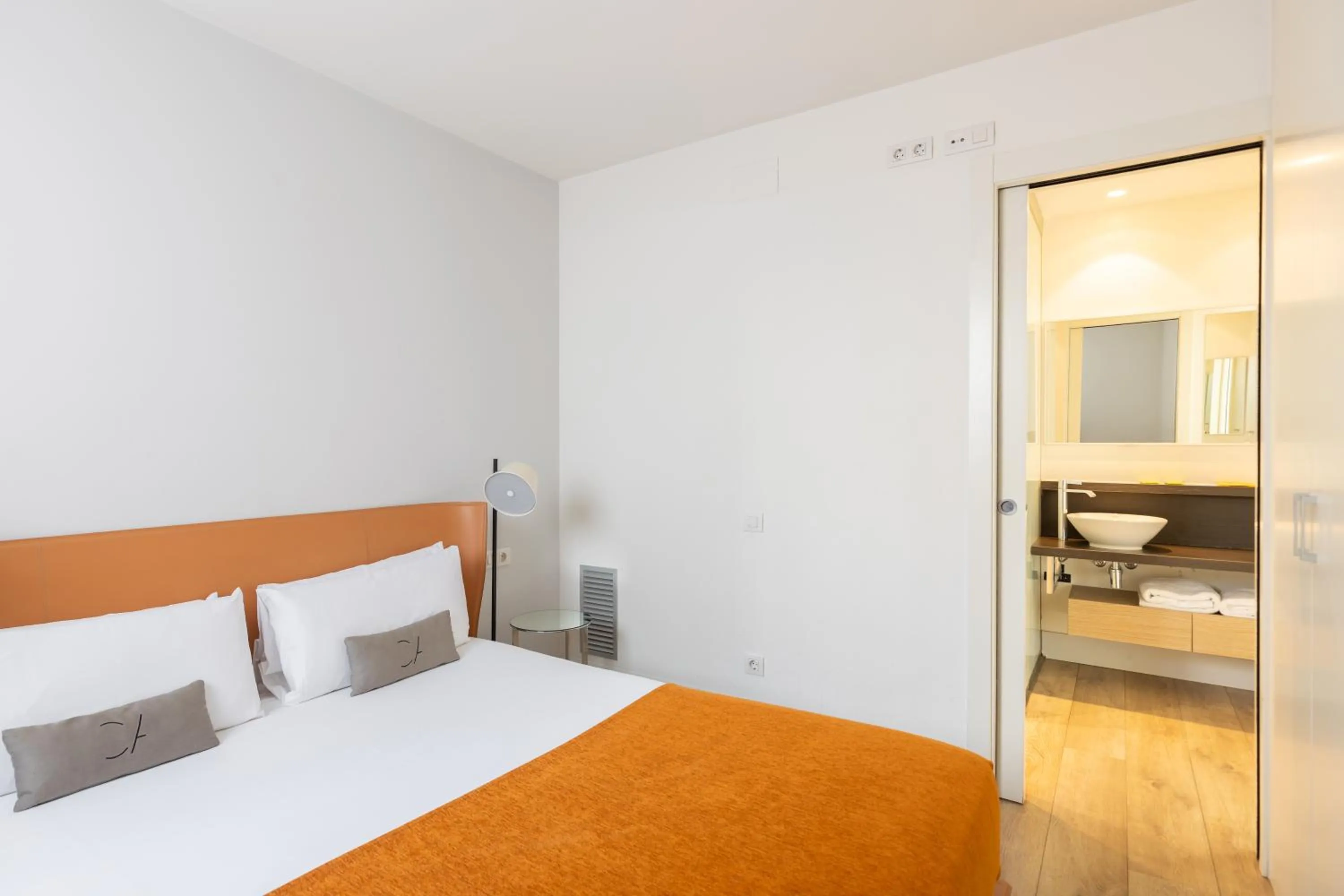 Bed in Cosmo Apartments Passeig de Gràcia