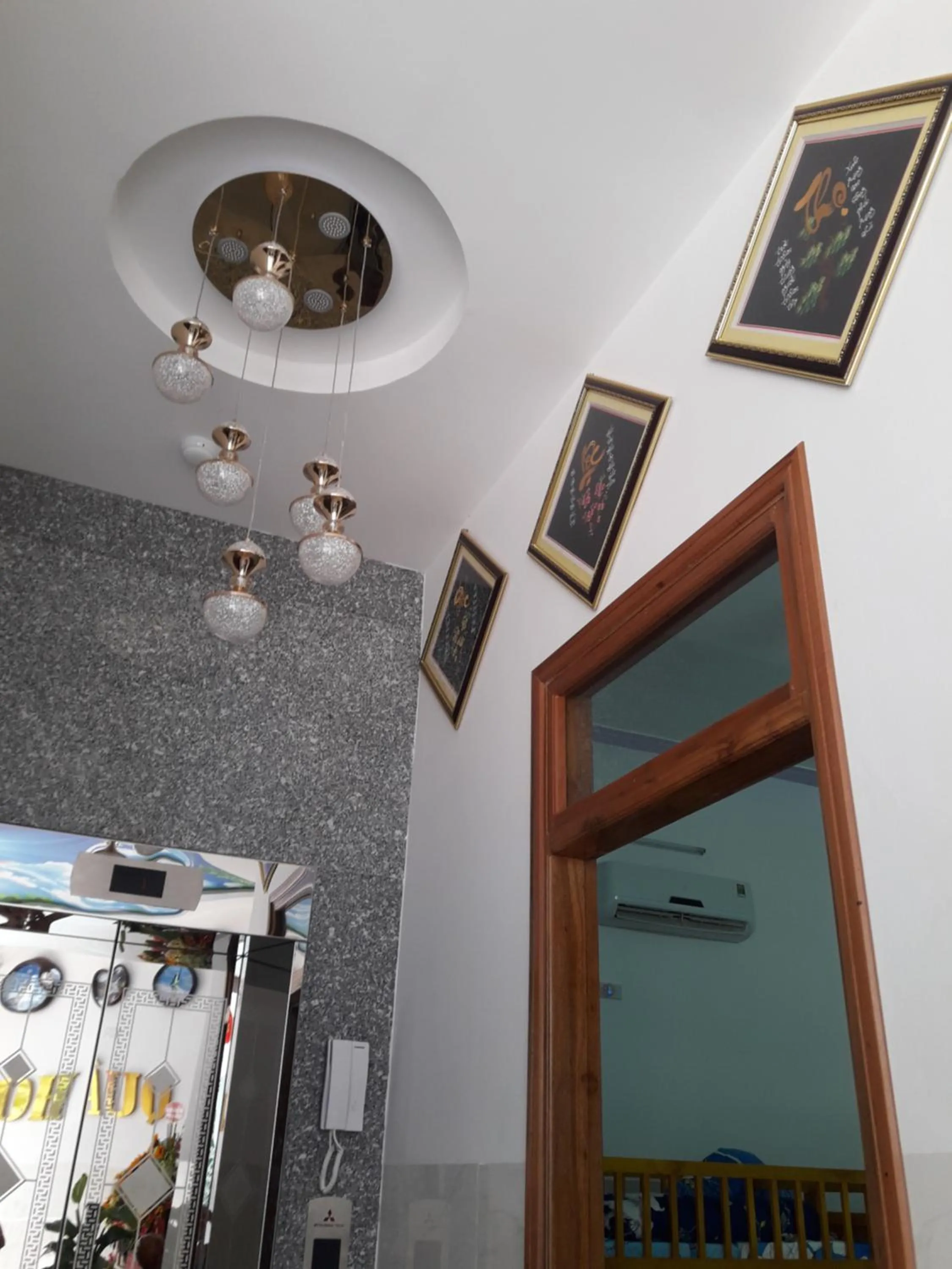 elevator in Anh Quân Hotel