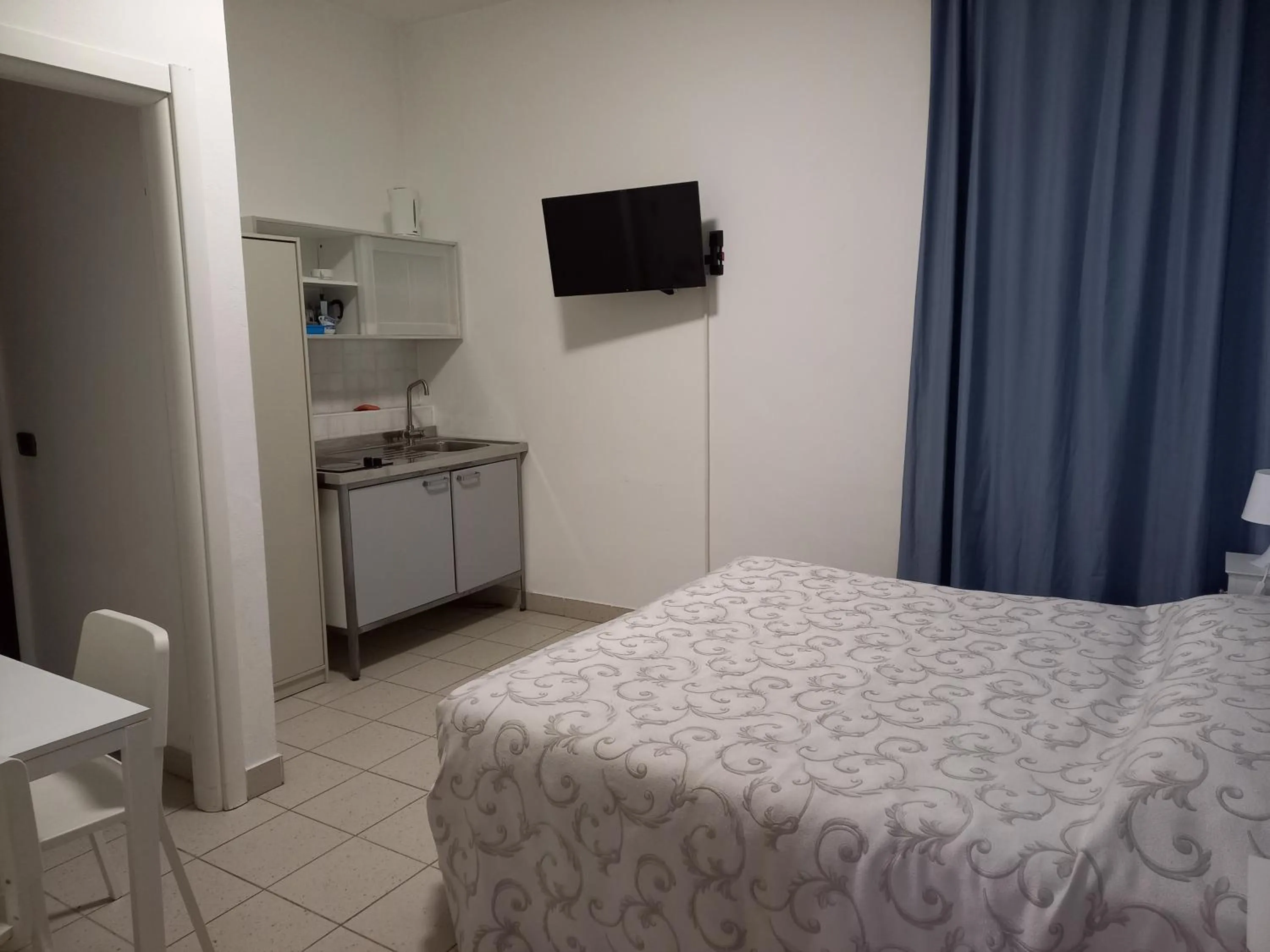 Bed in Apartment Lake Maggiore - ITALIA