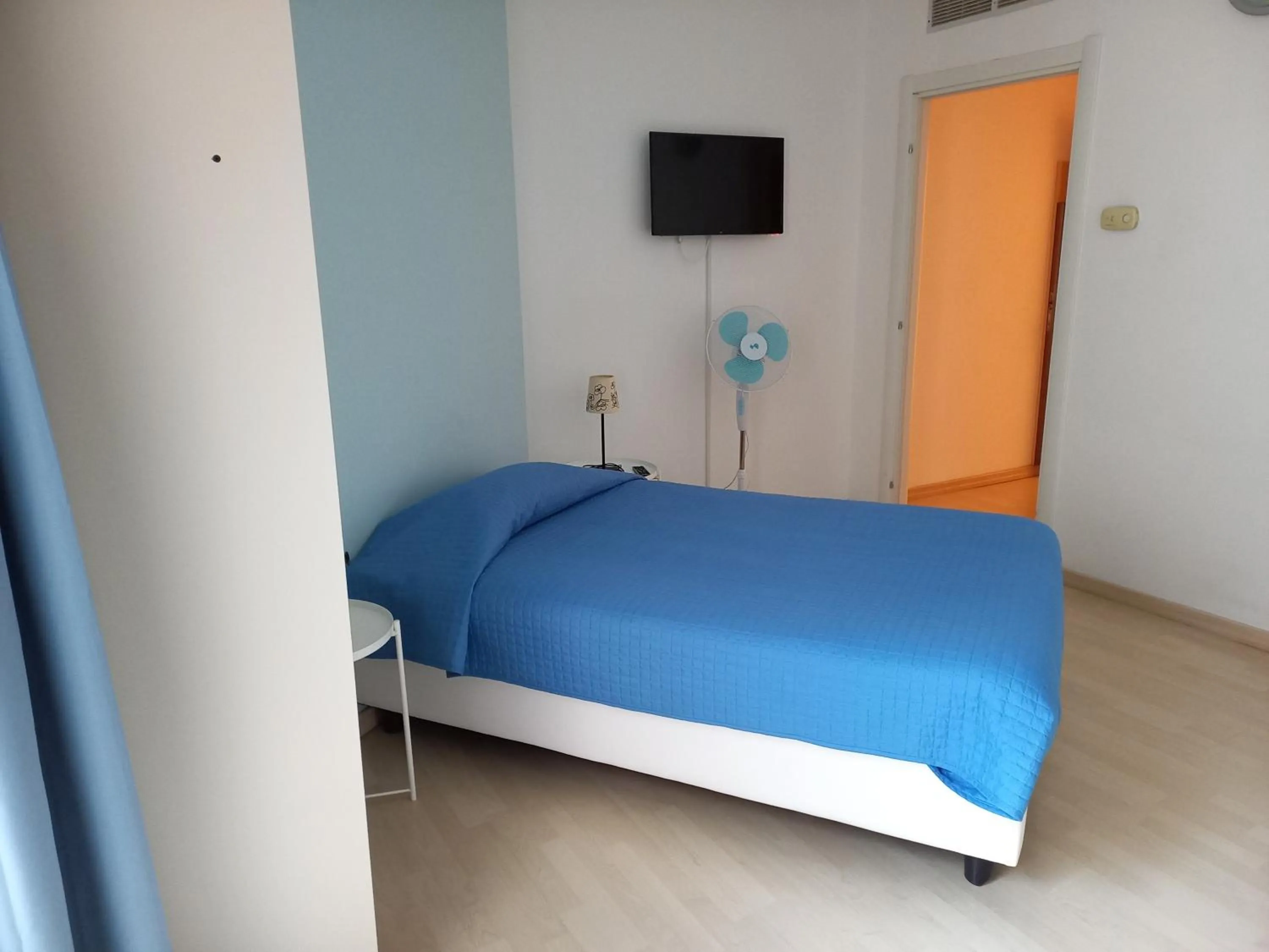 Bed in Apartment Lake Maggiore - ITALIA