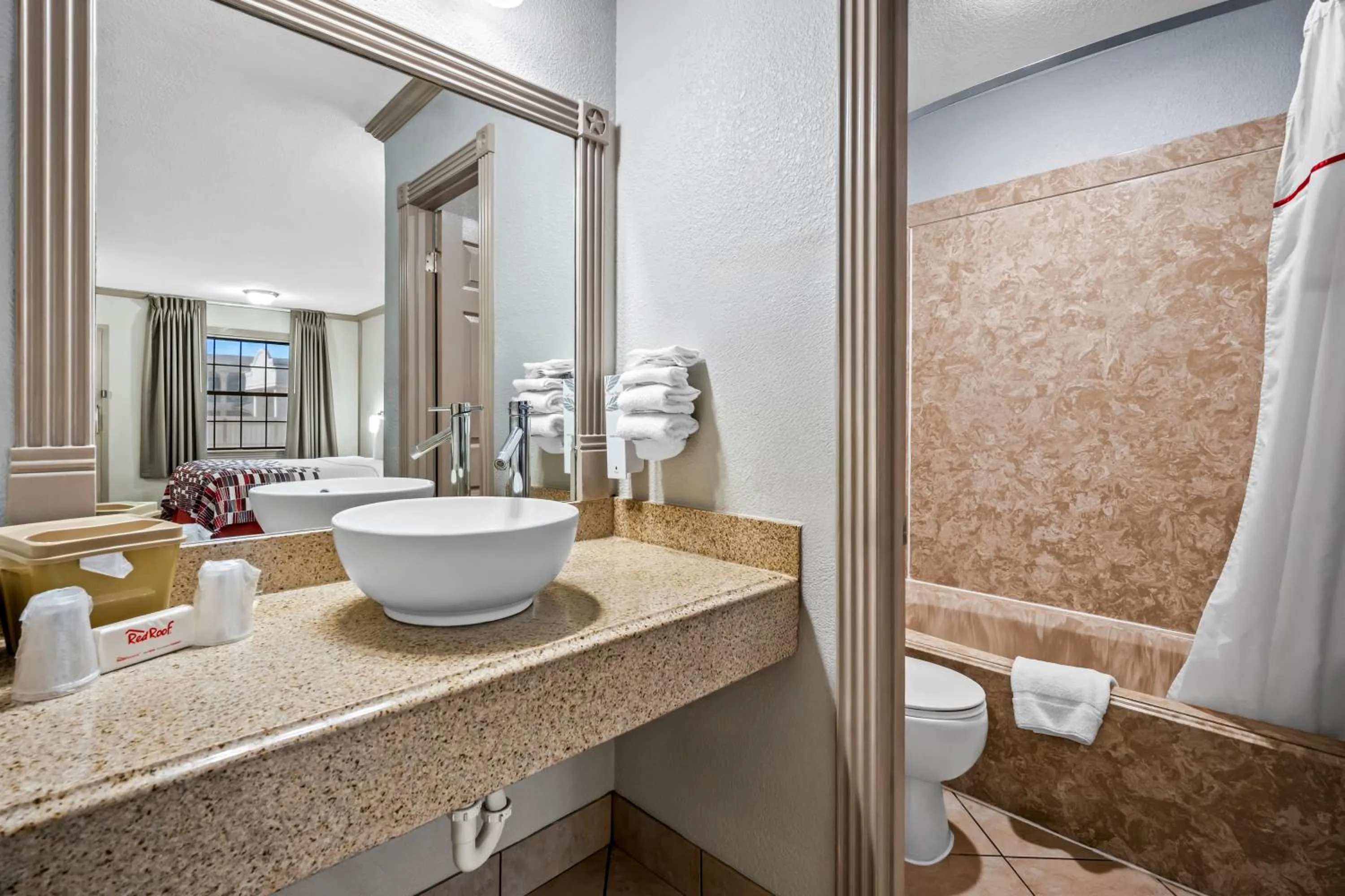 Bathroom in Red Roof Inn College Station