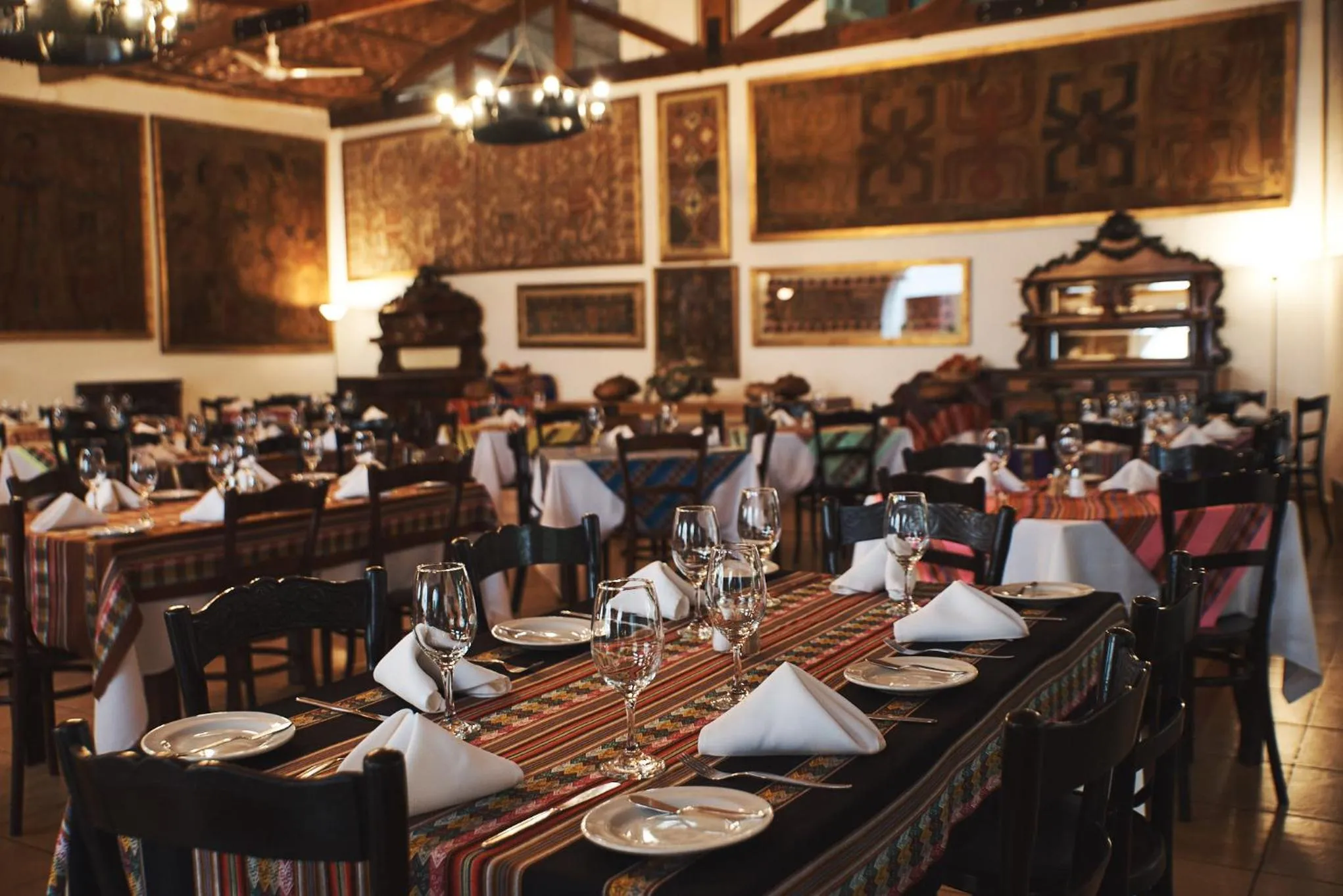 Restaurant/places to eat in Hotel Majoro