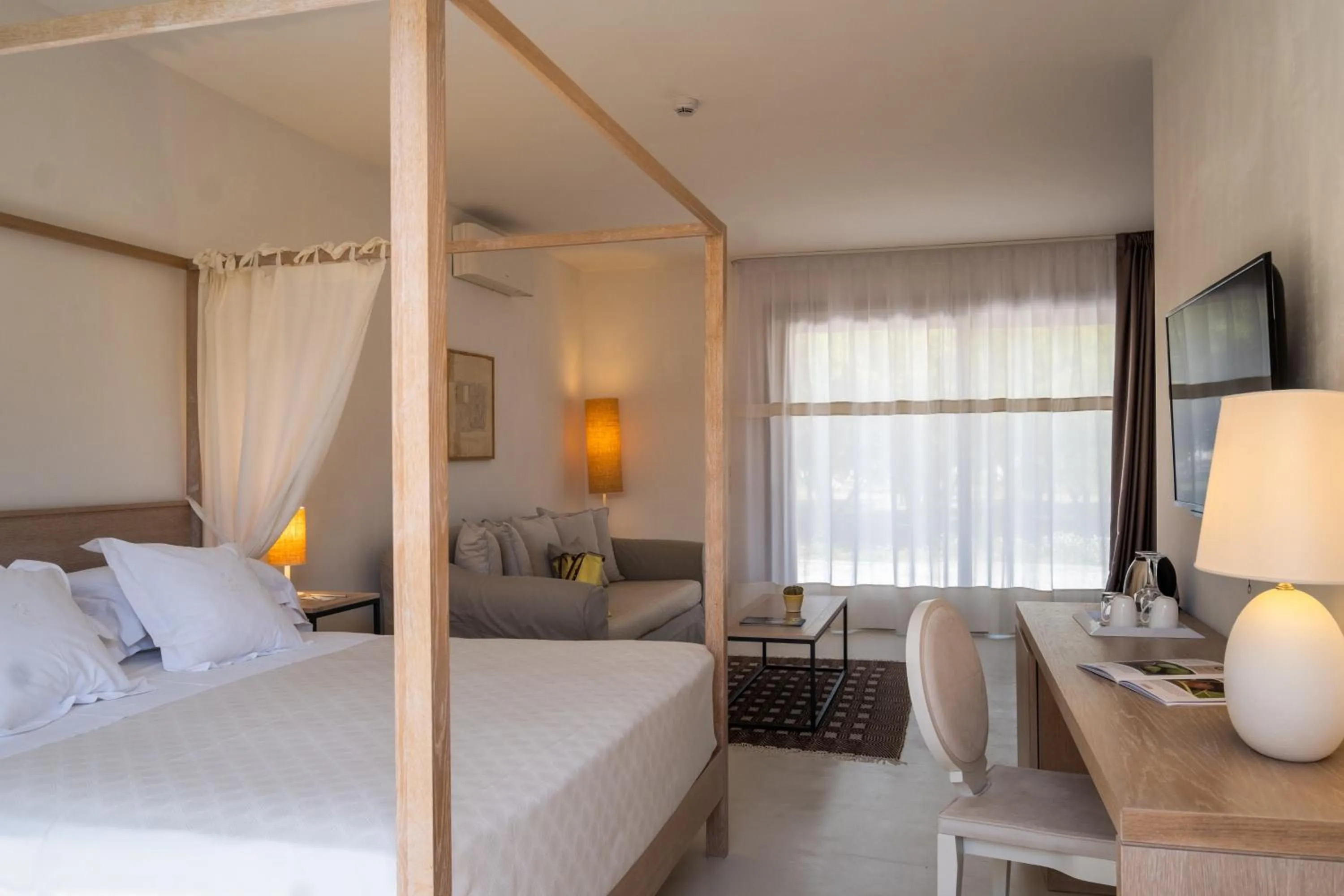 Photo of the whole room in Furnirussi Tenuta