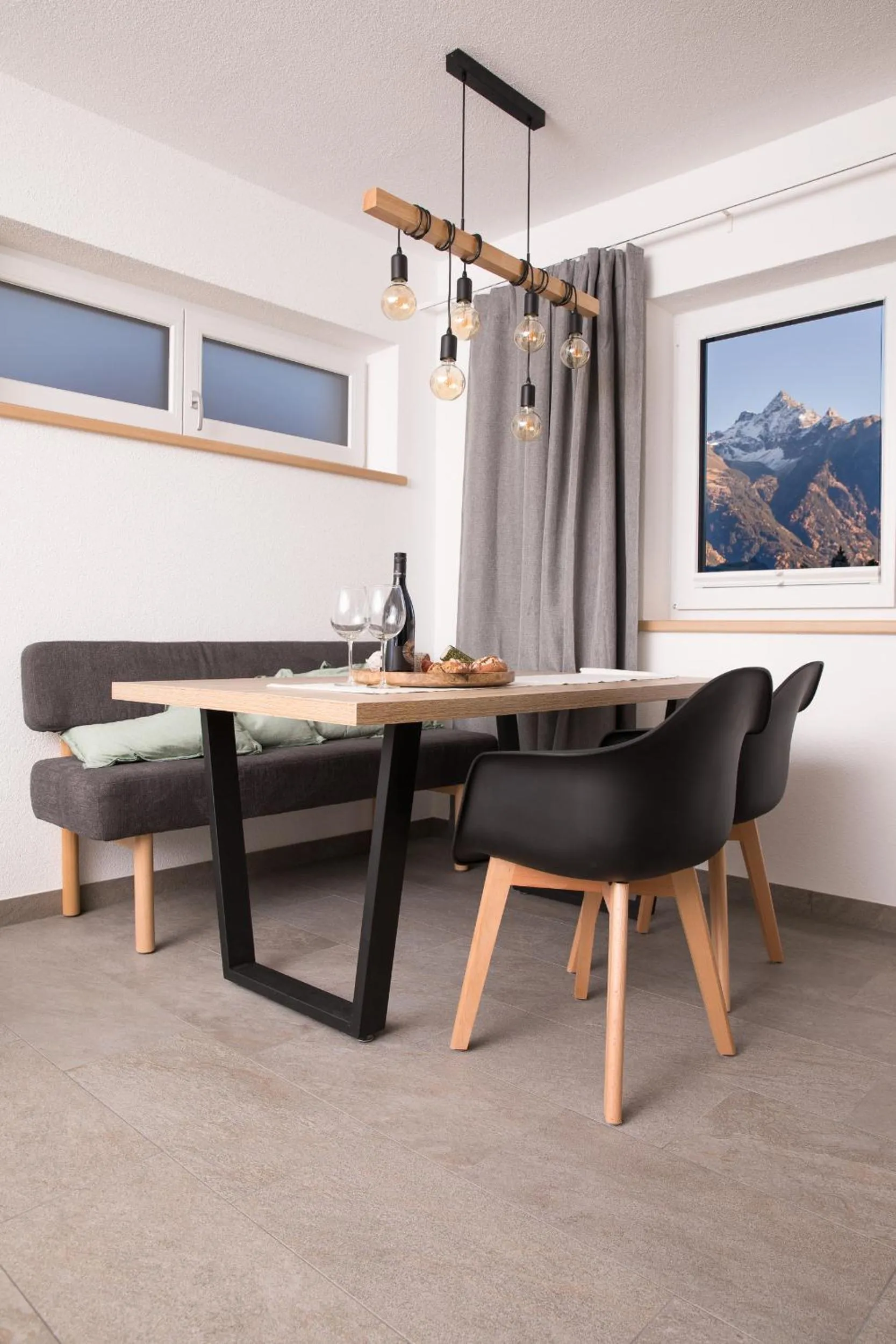 Dining area in Easy Living Apartment Ötztal