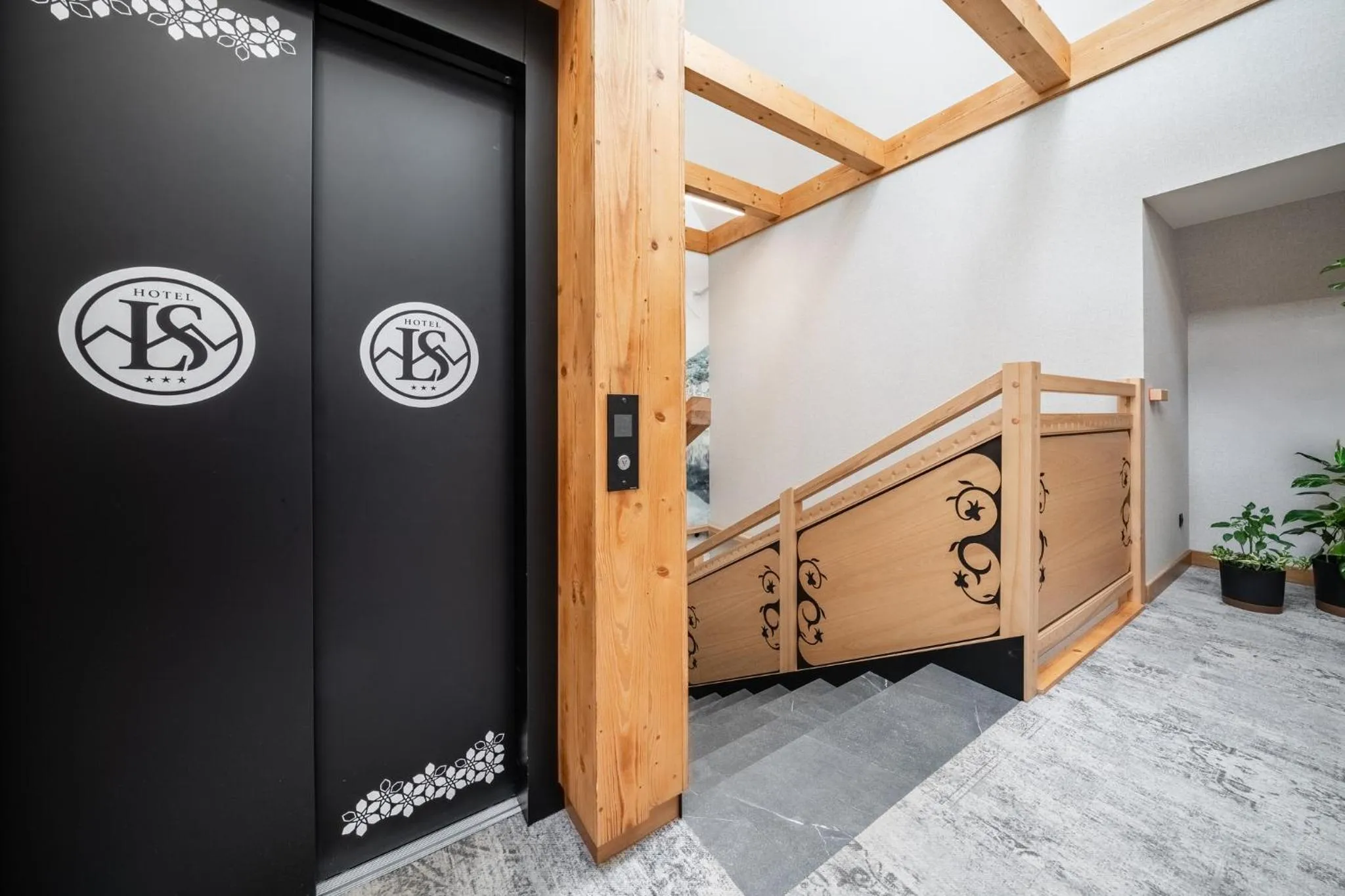 elevator in Hotel Litworowy Staw