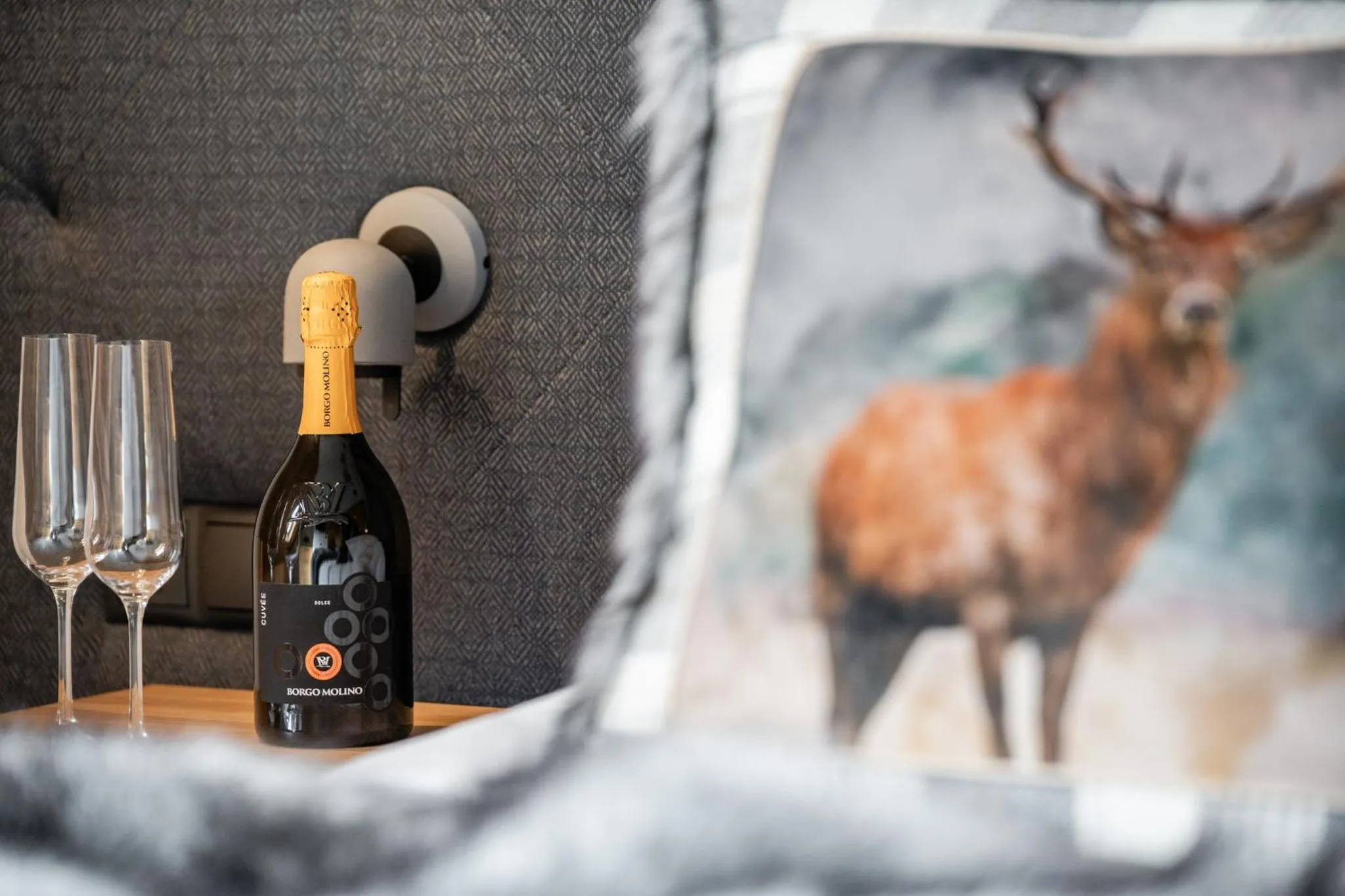 Decorative detail in Hotel Litworowy Staw