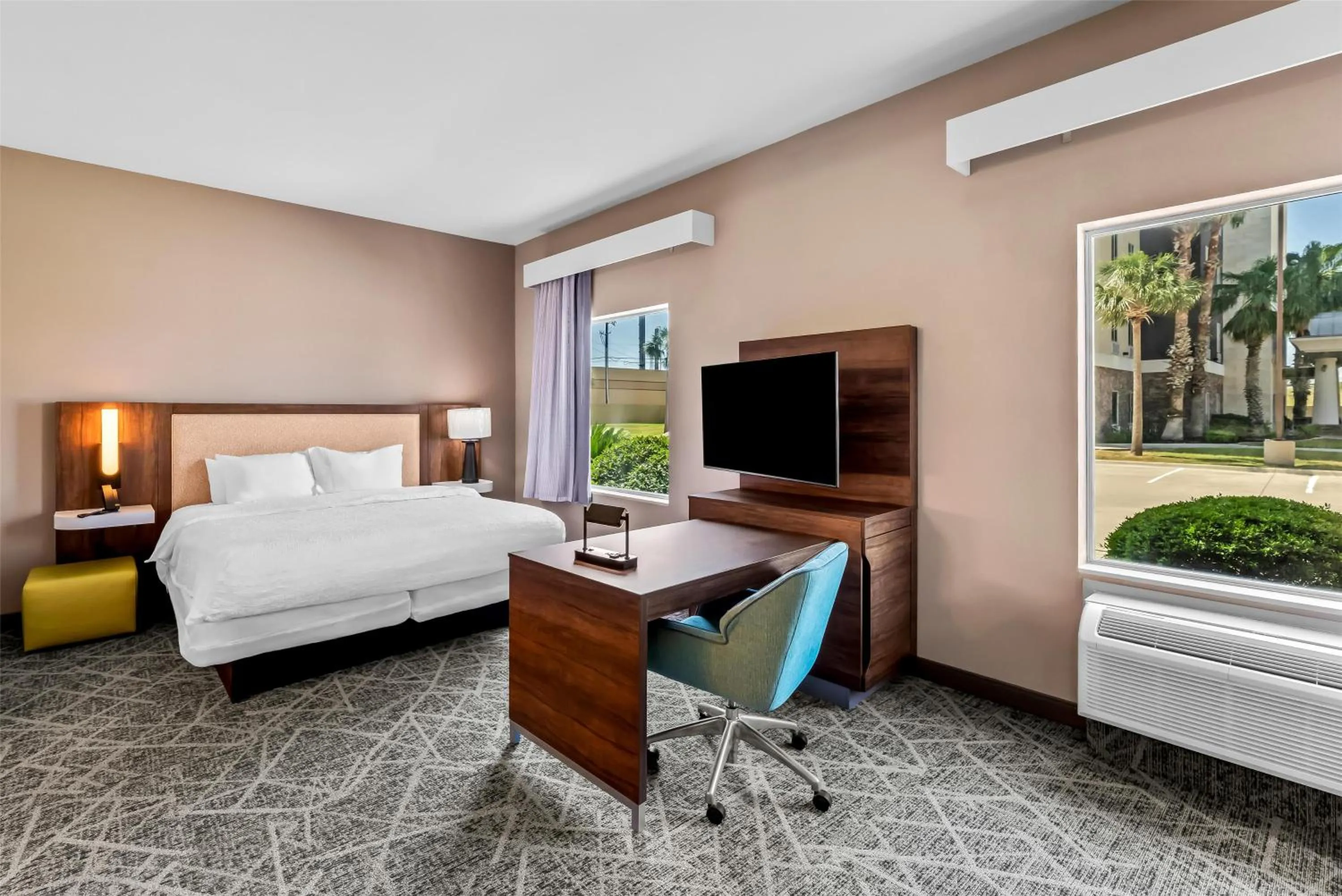 Bedroom, Bed in Hampton Inn & Suites Corpus Christi I-37 - Navigation Boulevard