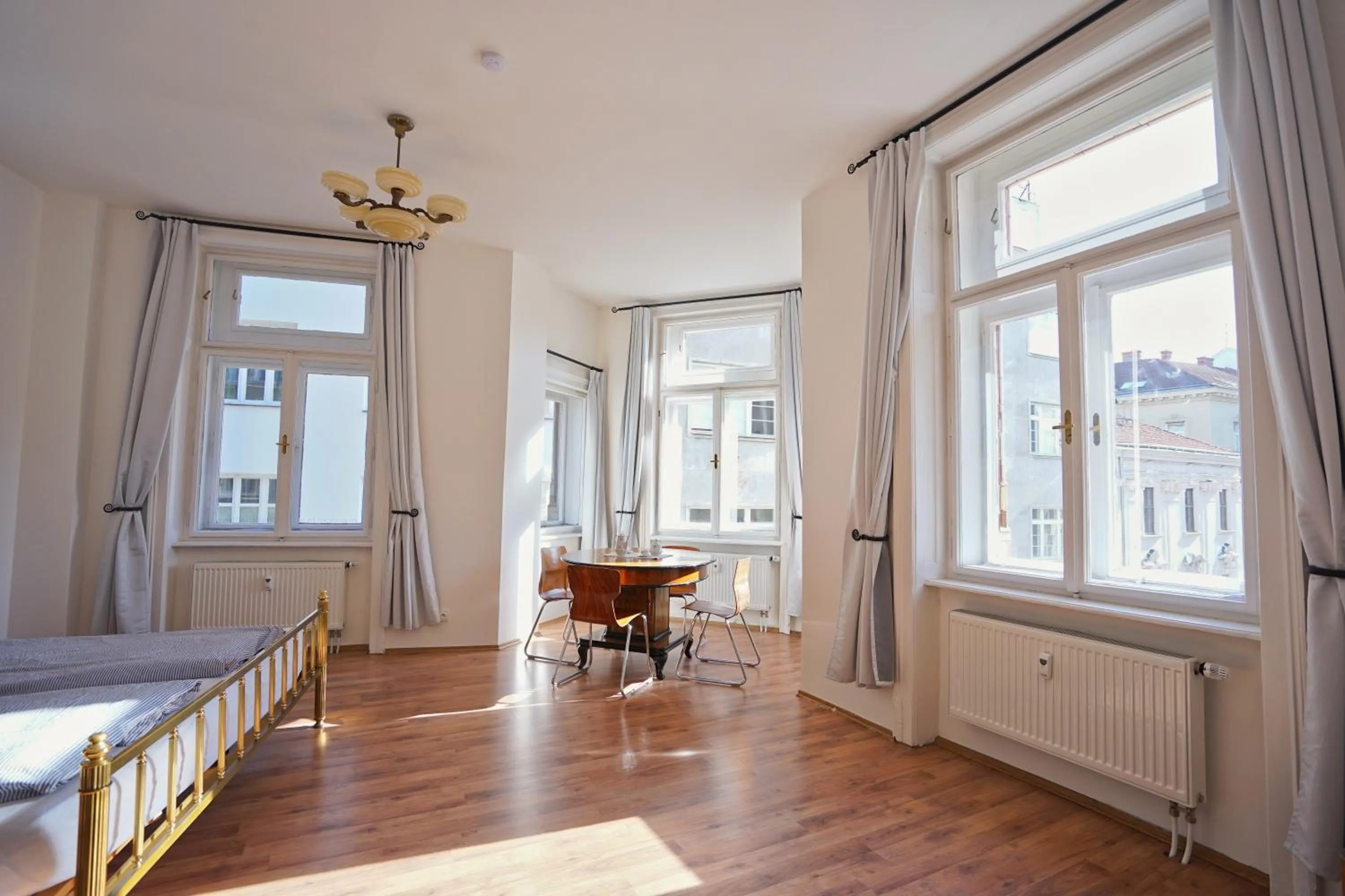 Photo of the whole room in Jacob Brno