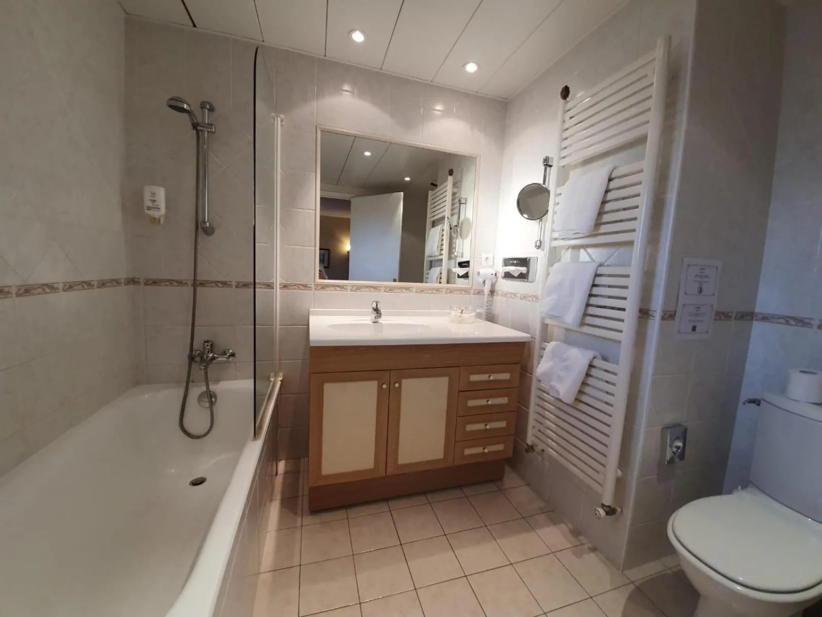 Bathroom in Le Chalet Suisse